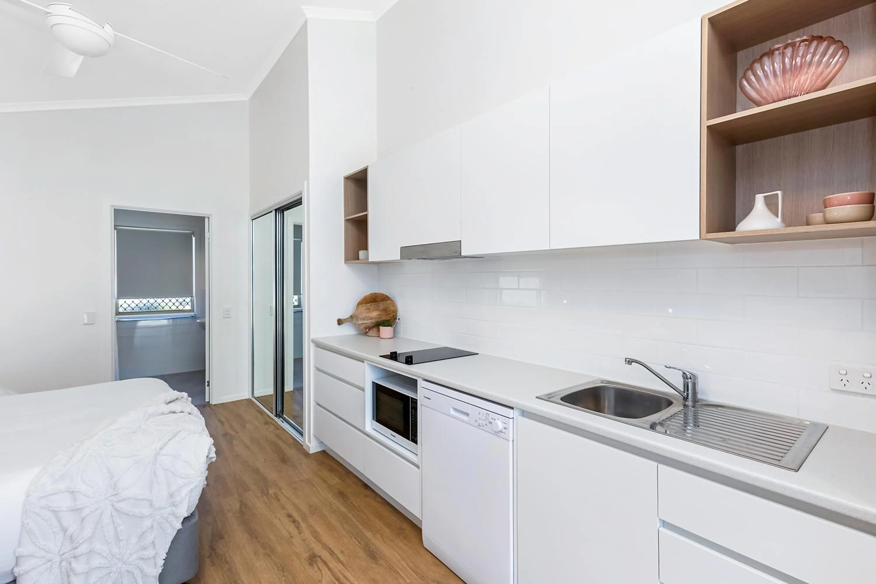 Kitchen or kitchenette in Reflections Ferry Reserve - Holiday Park