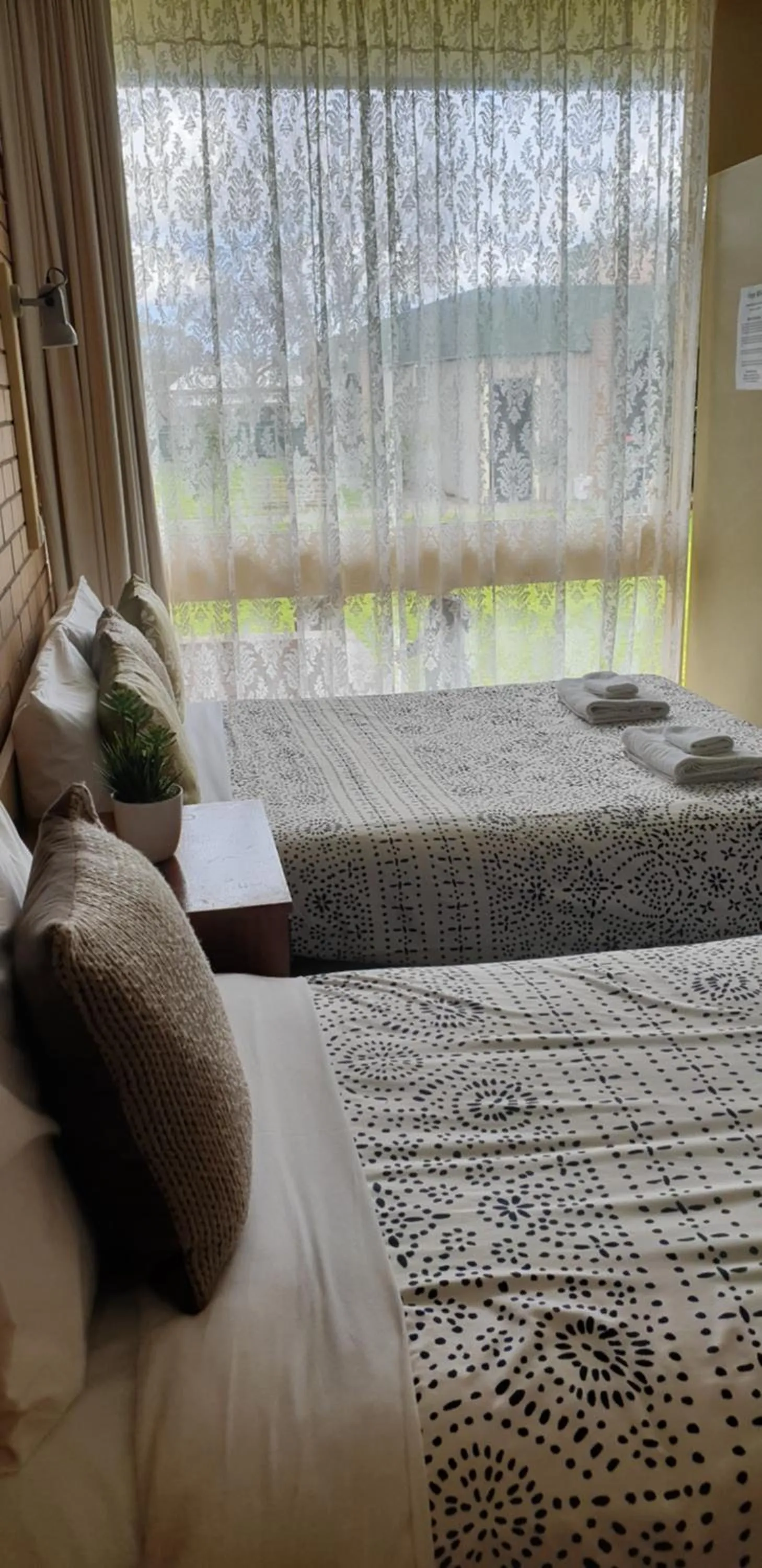 Bedroom, Bed in Sandpipers @ Millicent