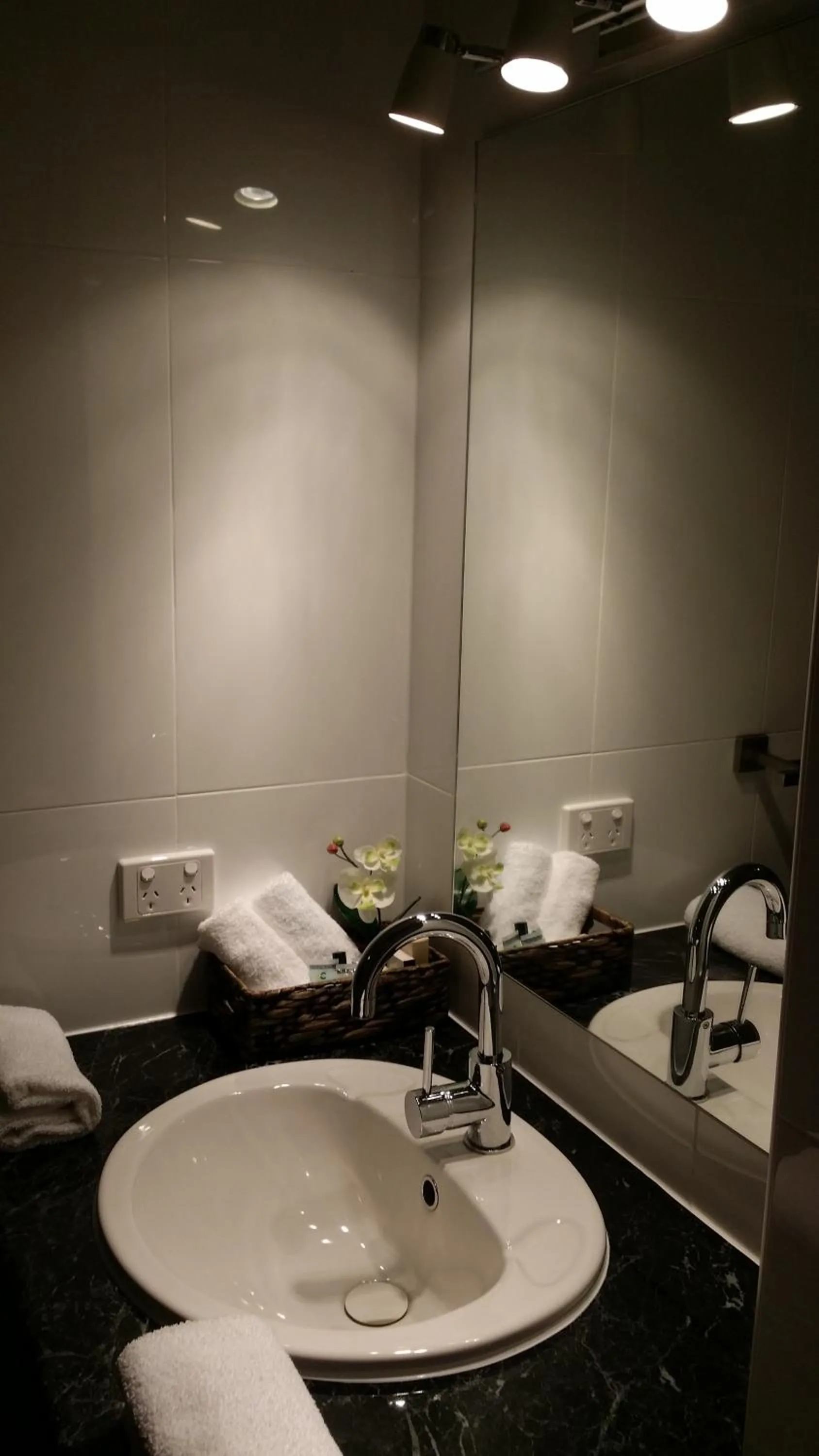 Bathroom in Sandpipers @ Millicent