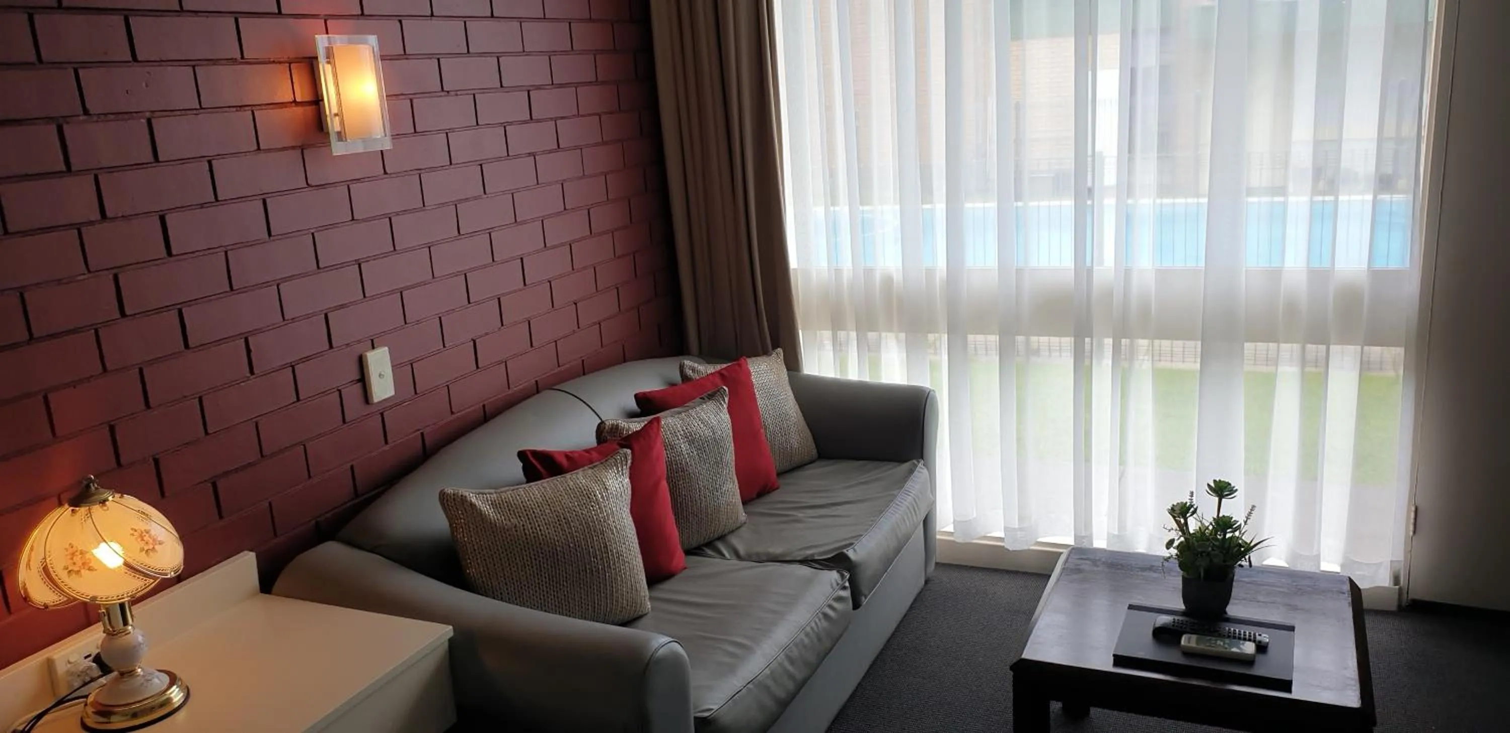 Seating area in Sandpipers @ Millicent