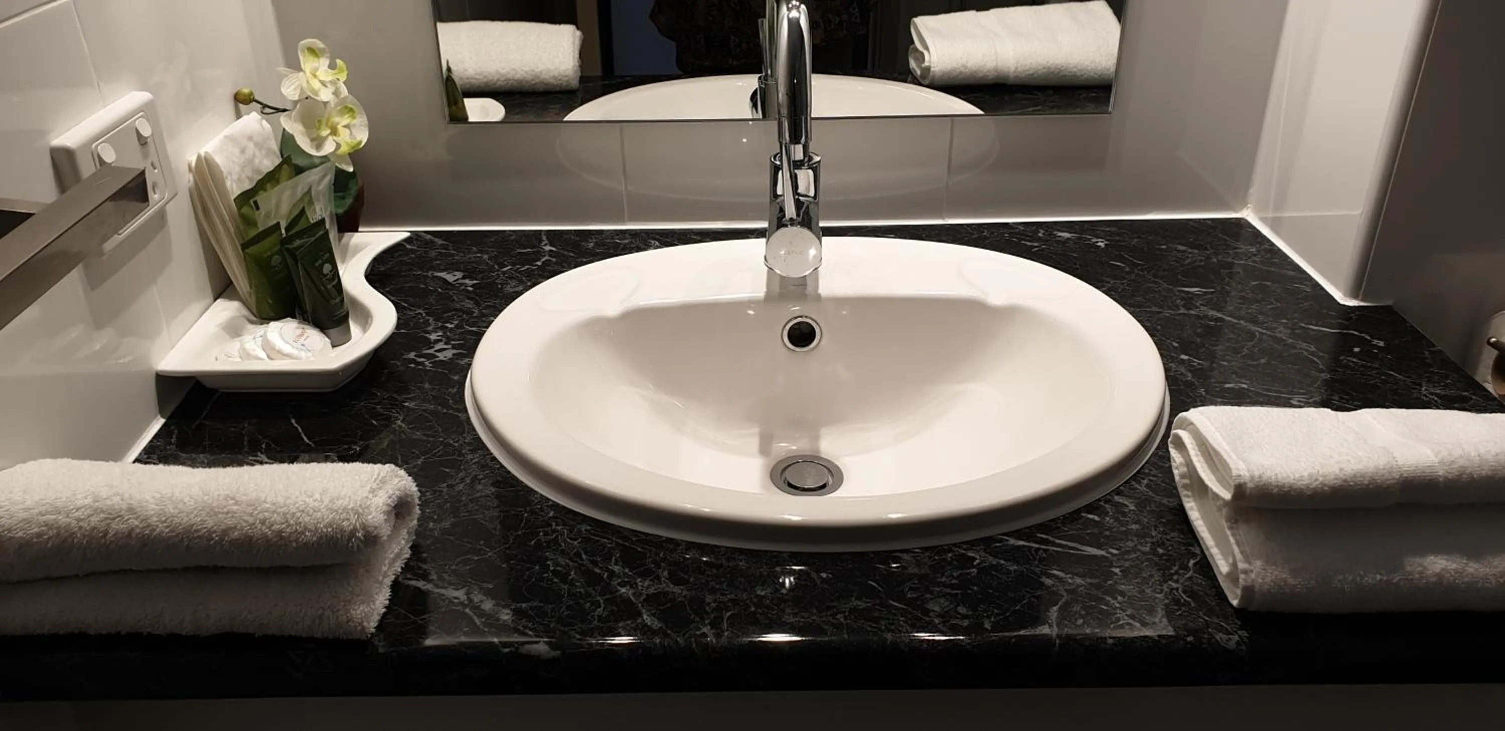 Bathroom in Sandpipers @ Millicent