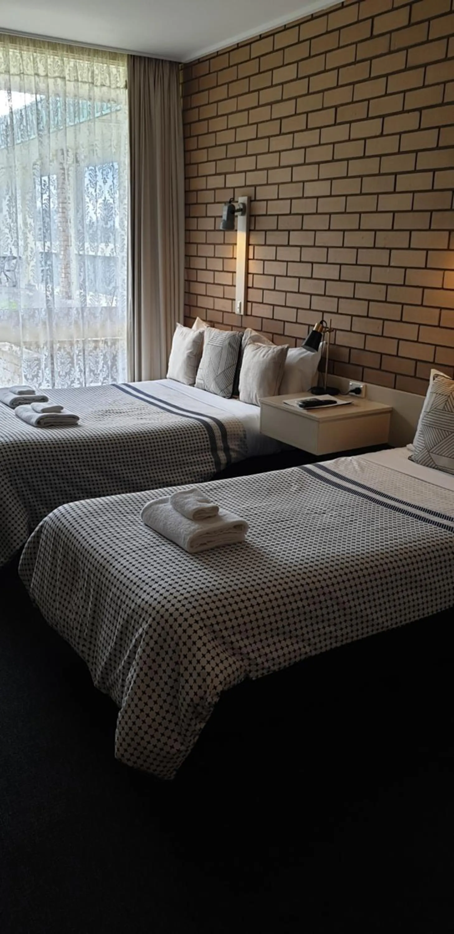 Bedroom, Bed in Sandpipers @ Millicent