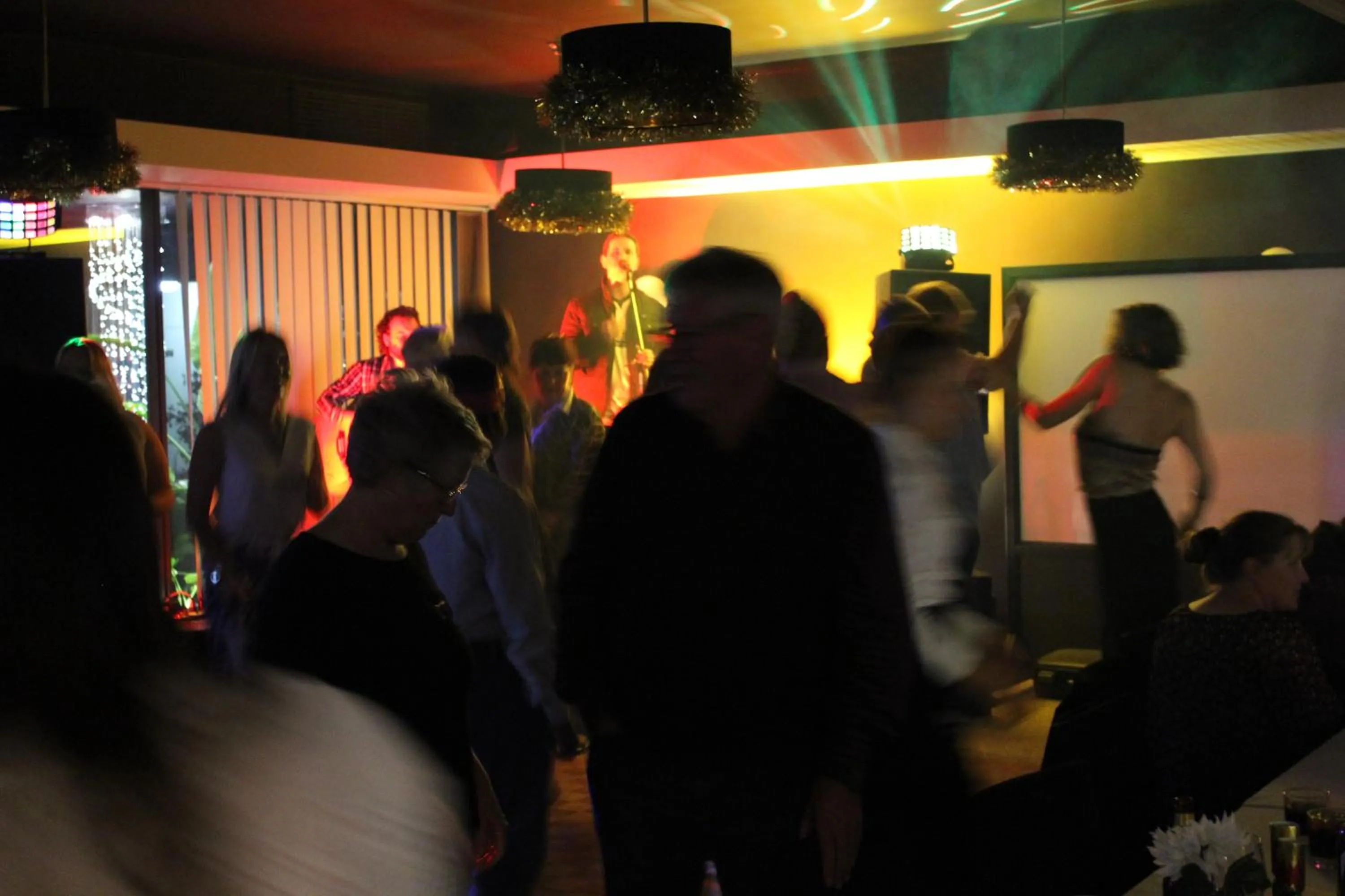 People in Sandpipers @ Millicent