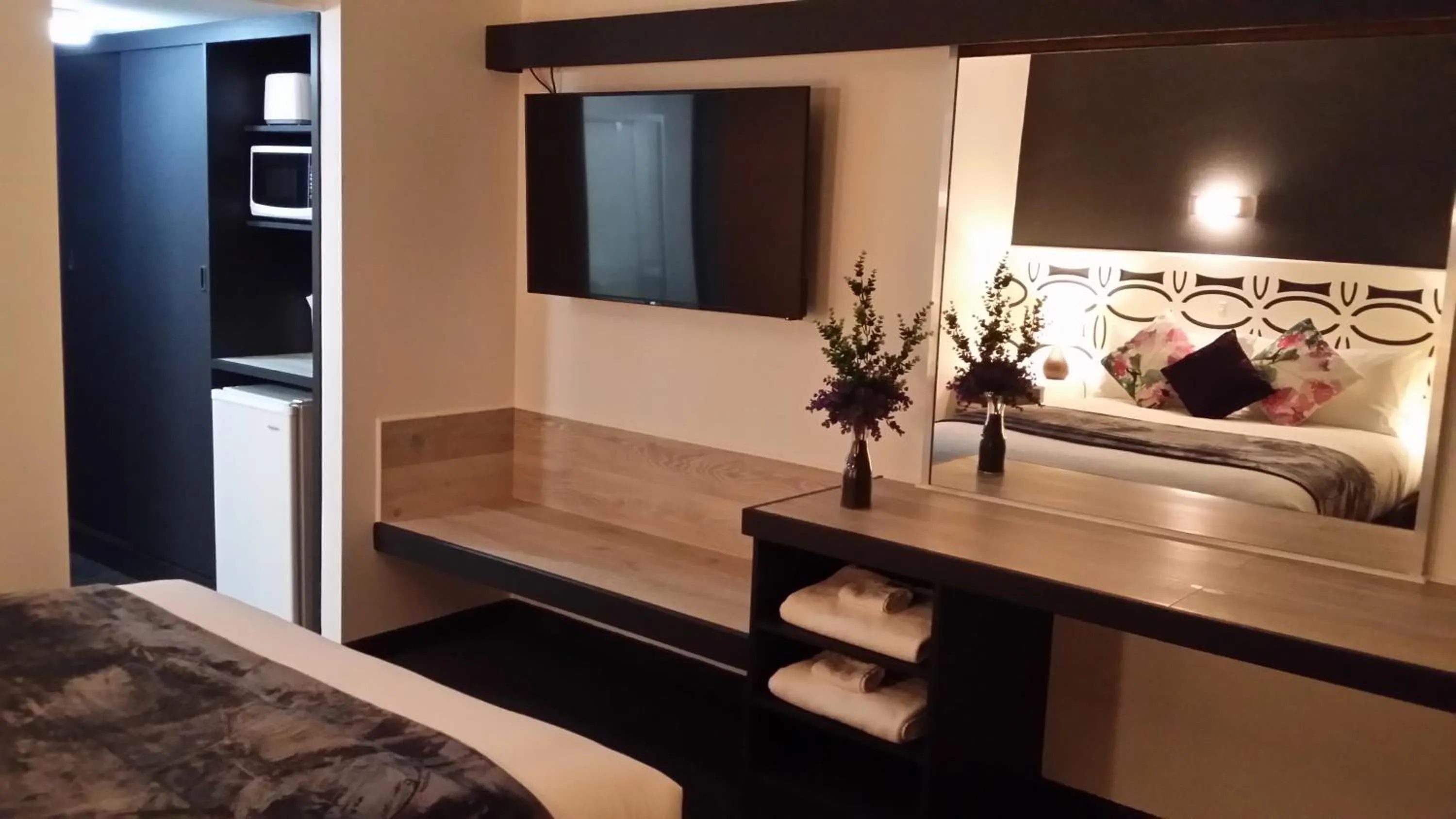 Bedroom, Bed in Sandpipers @ Millicent