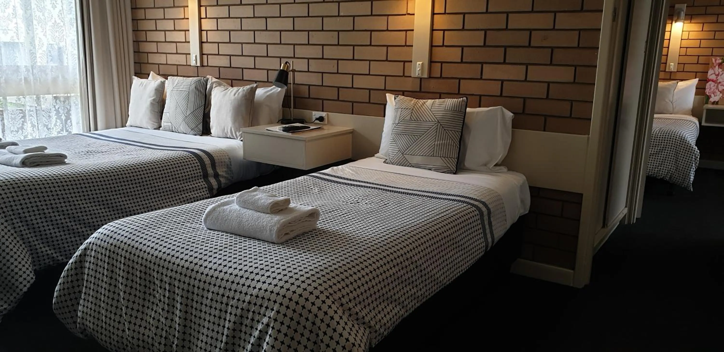 Bedroom, Bed in Sandpipers @ Millicent