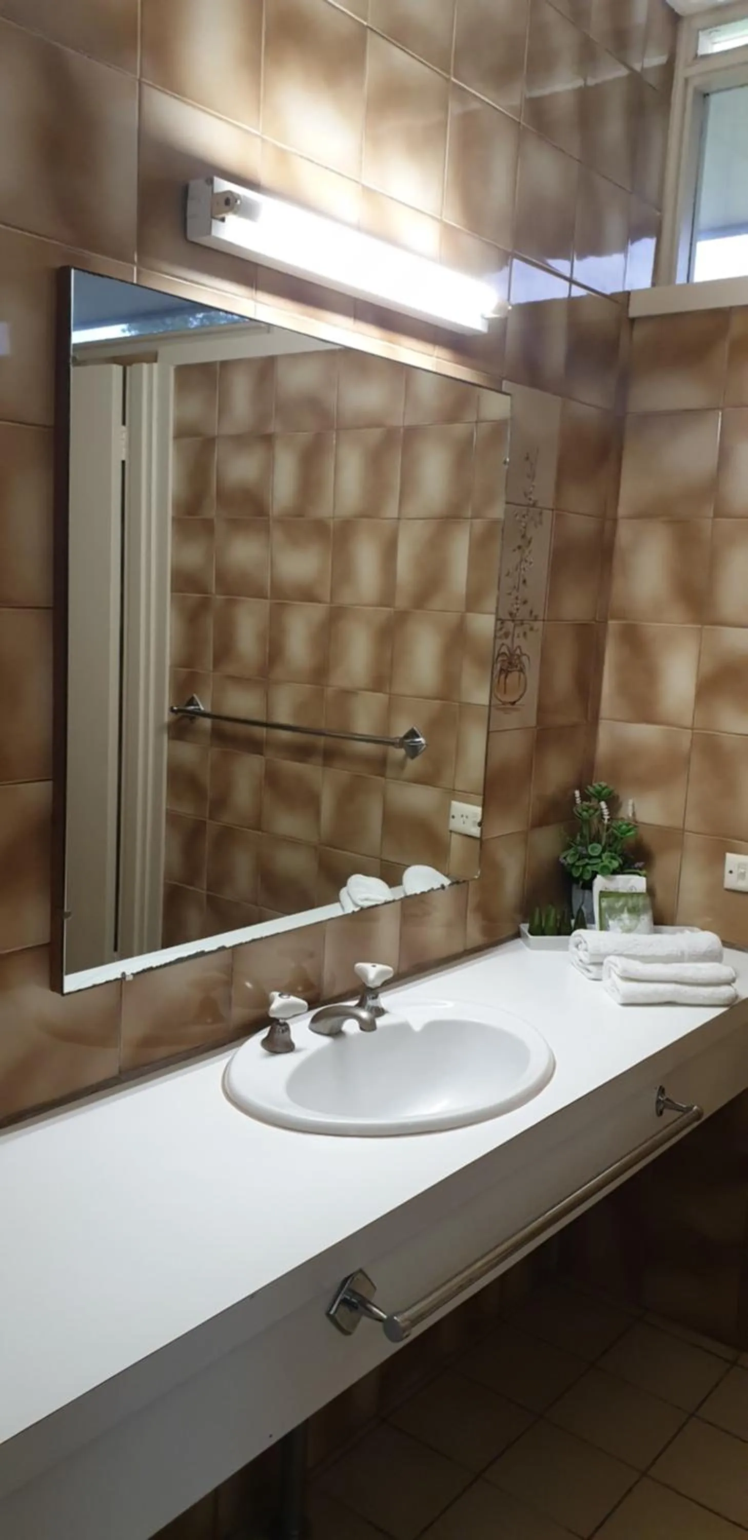 Bathroom in Sandpipers @ Millicent