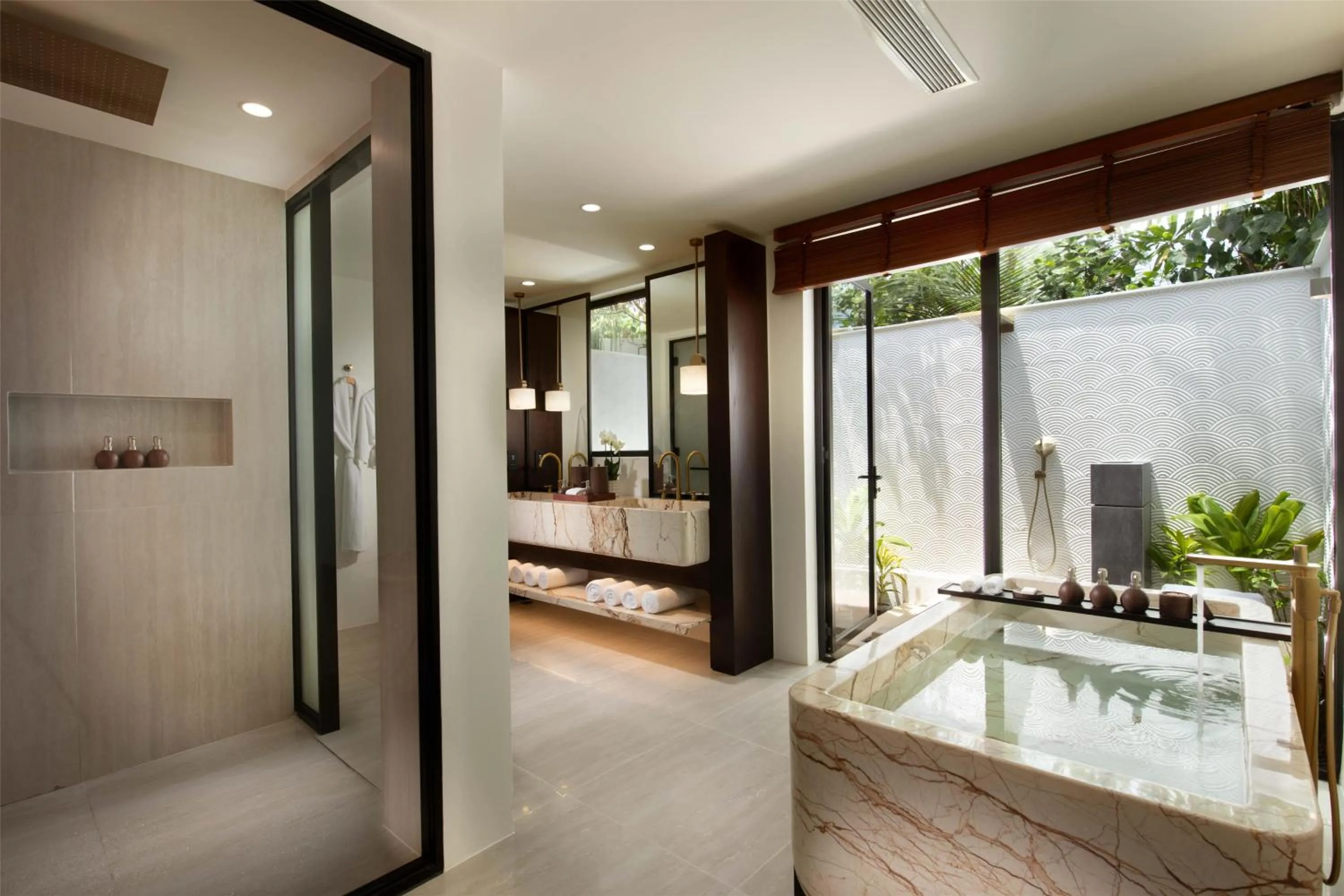 Bathroom, Bed in Hilton Maldives Amingiri Resort & Spa