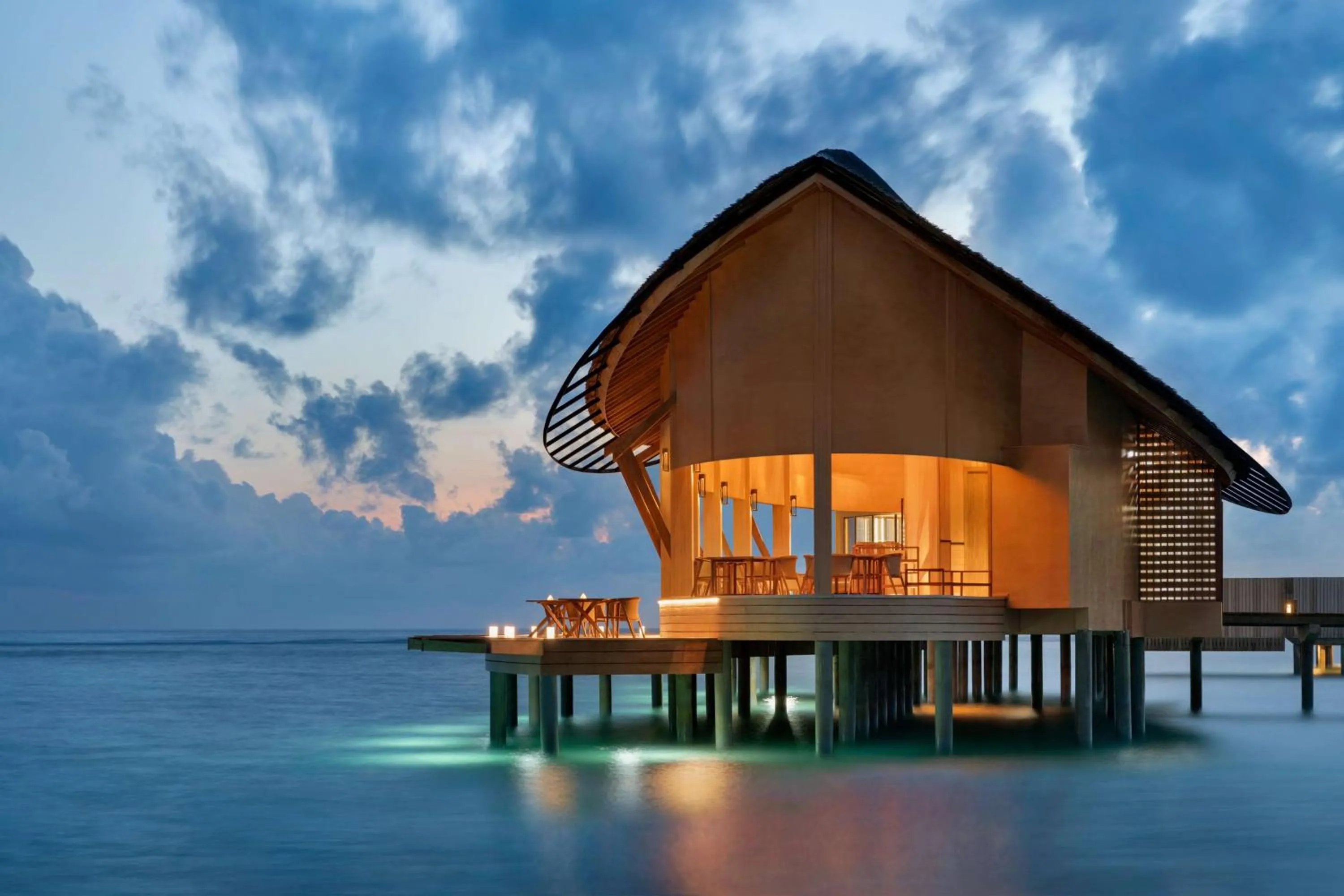 Restaurant/places to eat in Hilton Maldives Amingiri Resort & Spa