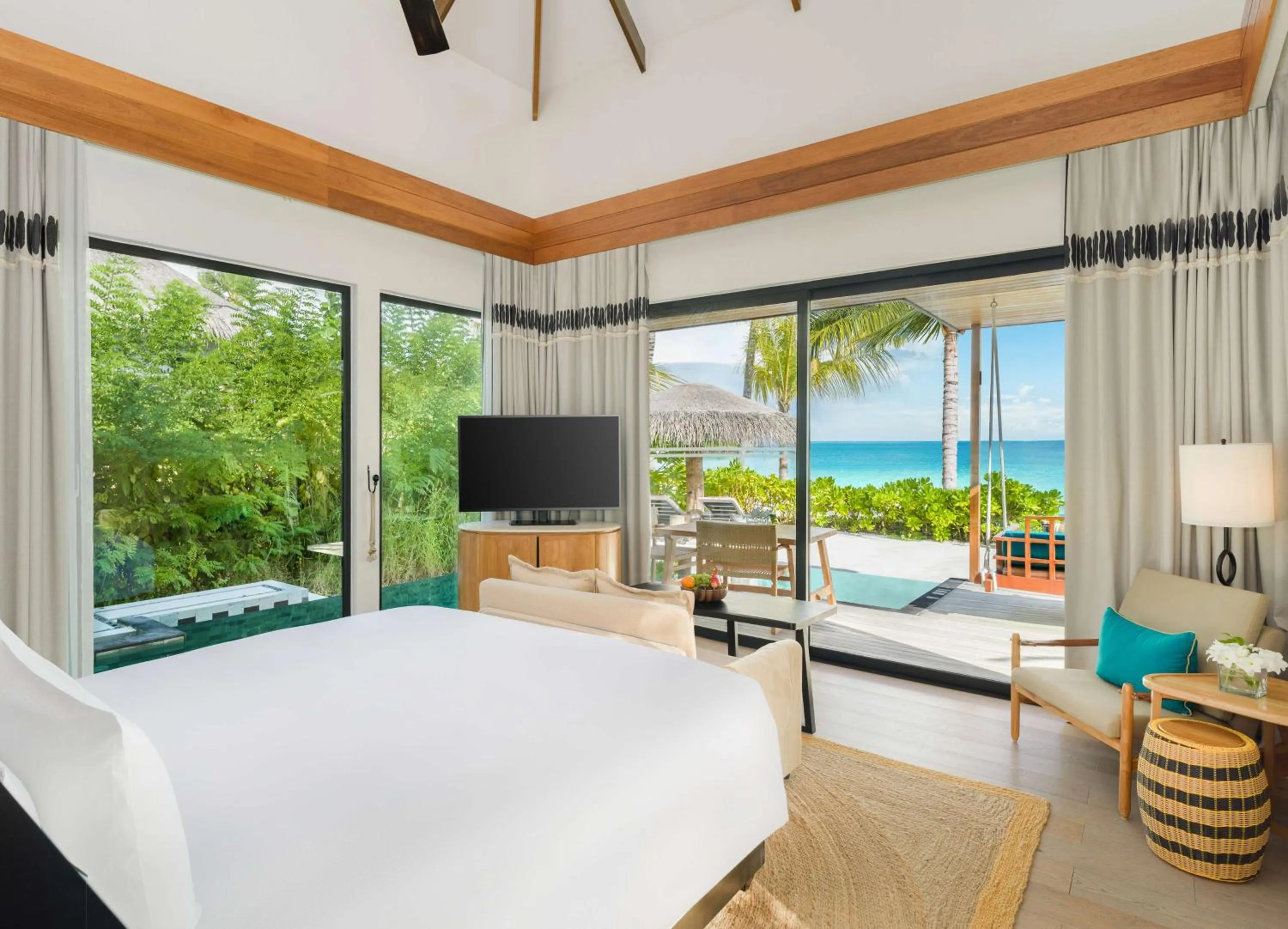 Bedroom, Bed in Hilton Maldives Amingiri Resort & Spa