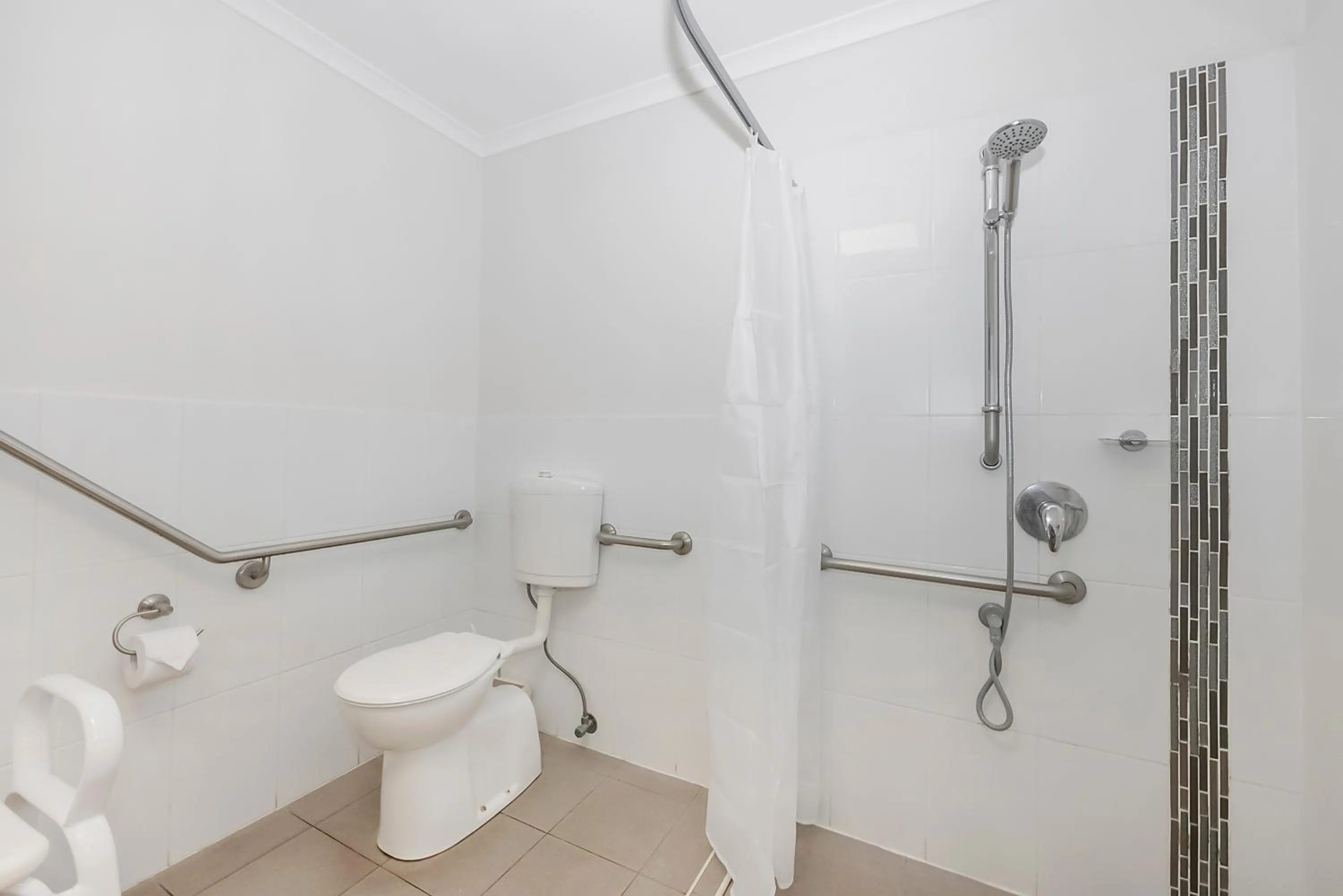 Bathroom in Reflections Byron Bay - Holiday Park