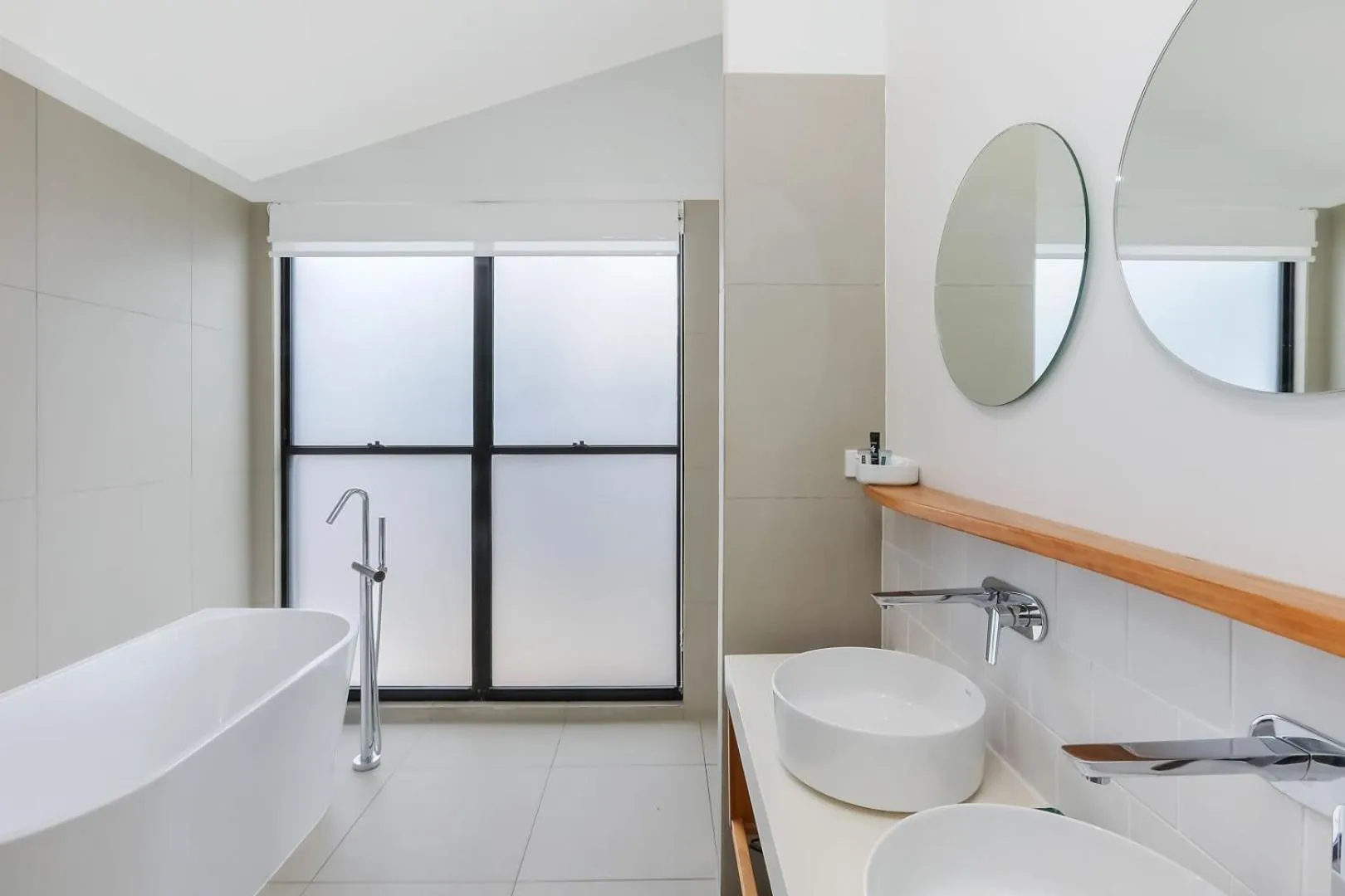 Bathroom in Reflections Byron Bay - Holiday Park