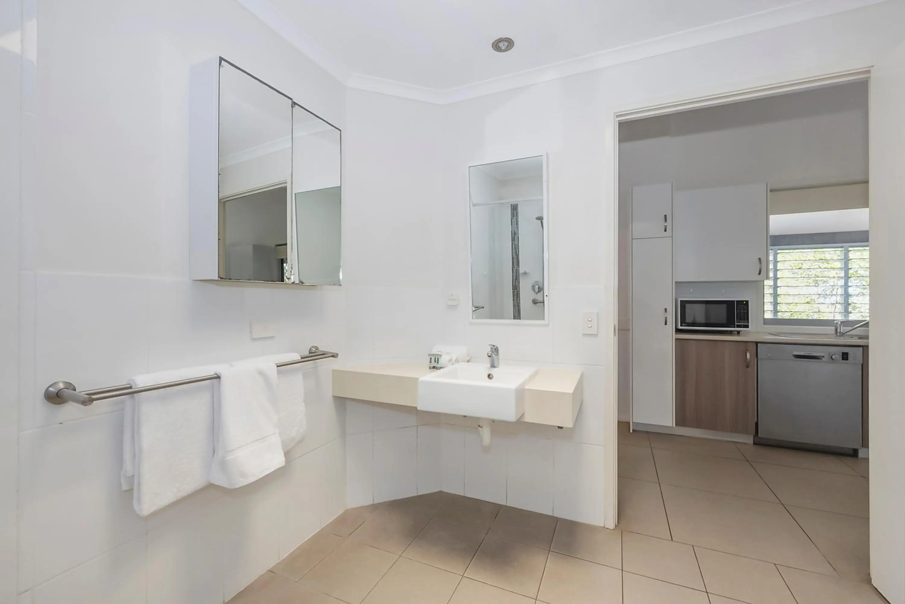 Bathroom in Reflections Byron Bay - Holiday Park