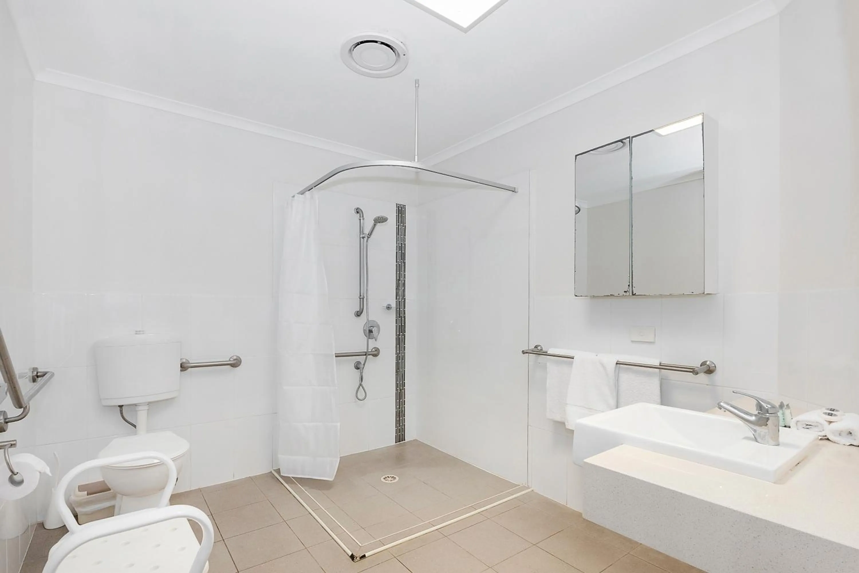 Bathroom in Reflections Byron Bay - Holiday Park