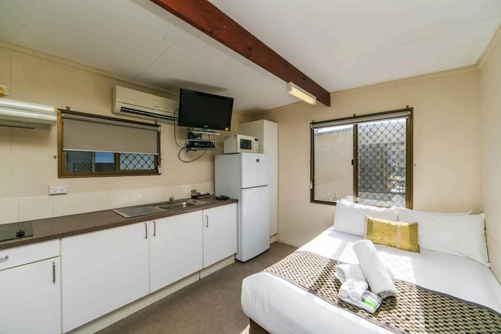 Kitchen or kitchenette in Reflections Lennox Head - Holiday Park