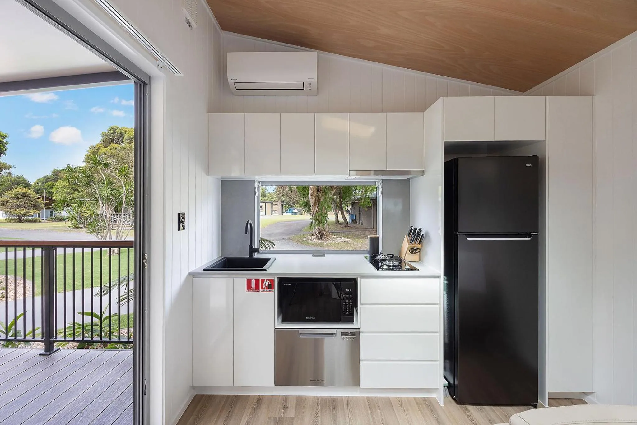 Kitchen or kitchenette in Reflections Lennox Head - Holiday Park