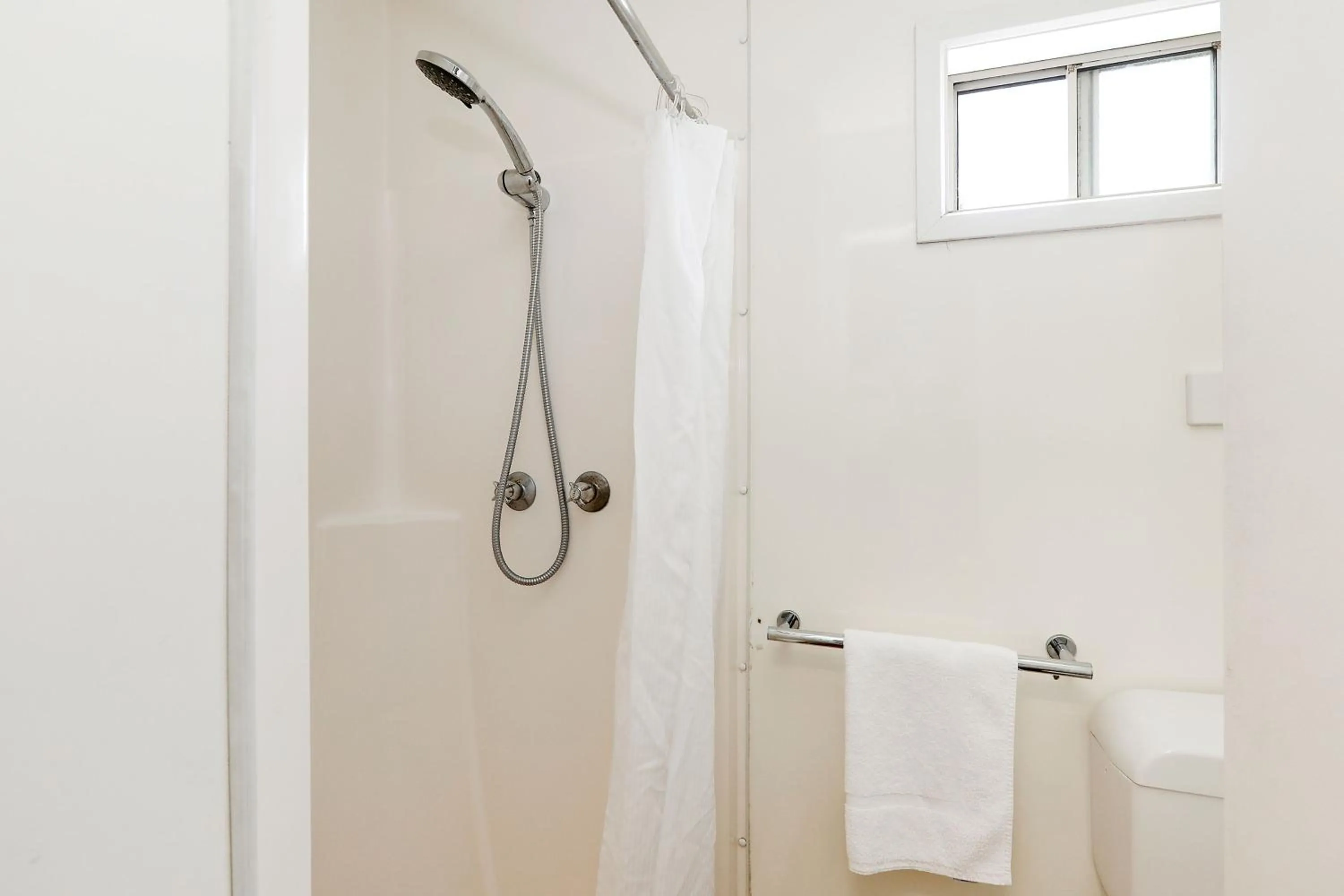 Bathroom in Reflections Shaws Bay - Holiday Park