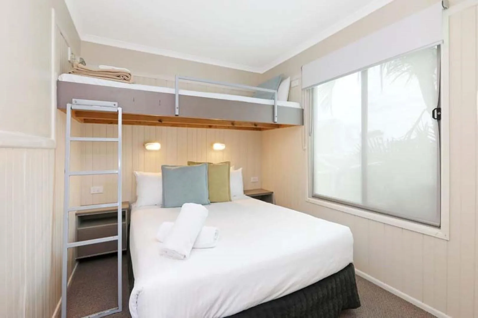 Bedroom, Bed in Reflections Shaws Bay - Holiday Park