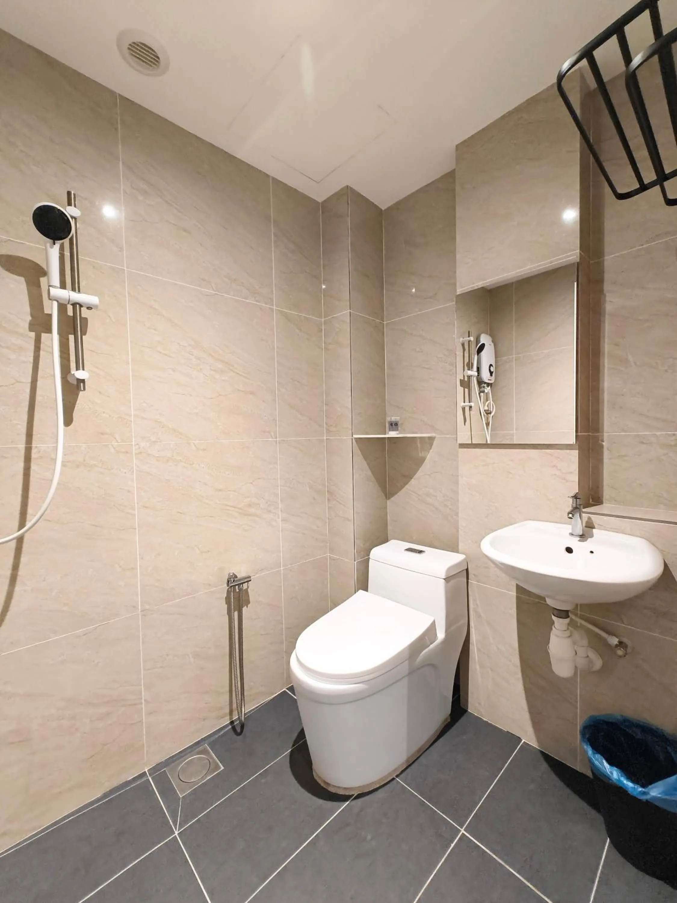 Bathroom in Pangkor Pop Ash Hotel