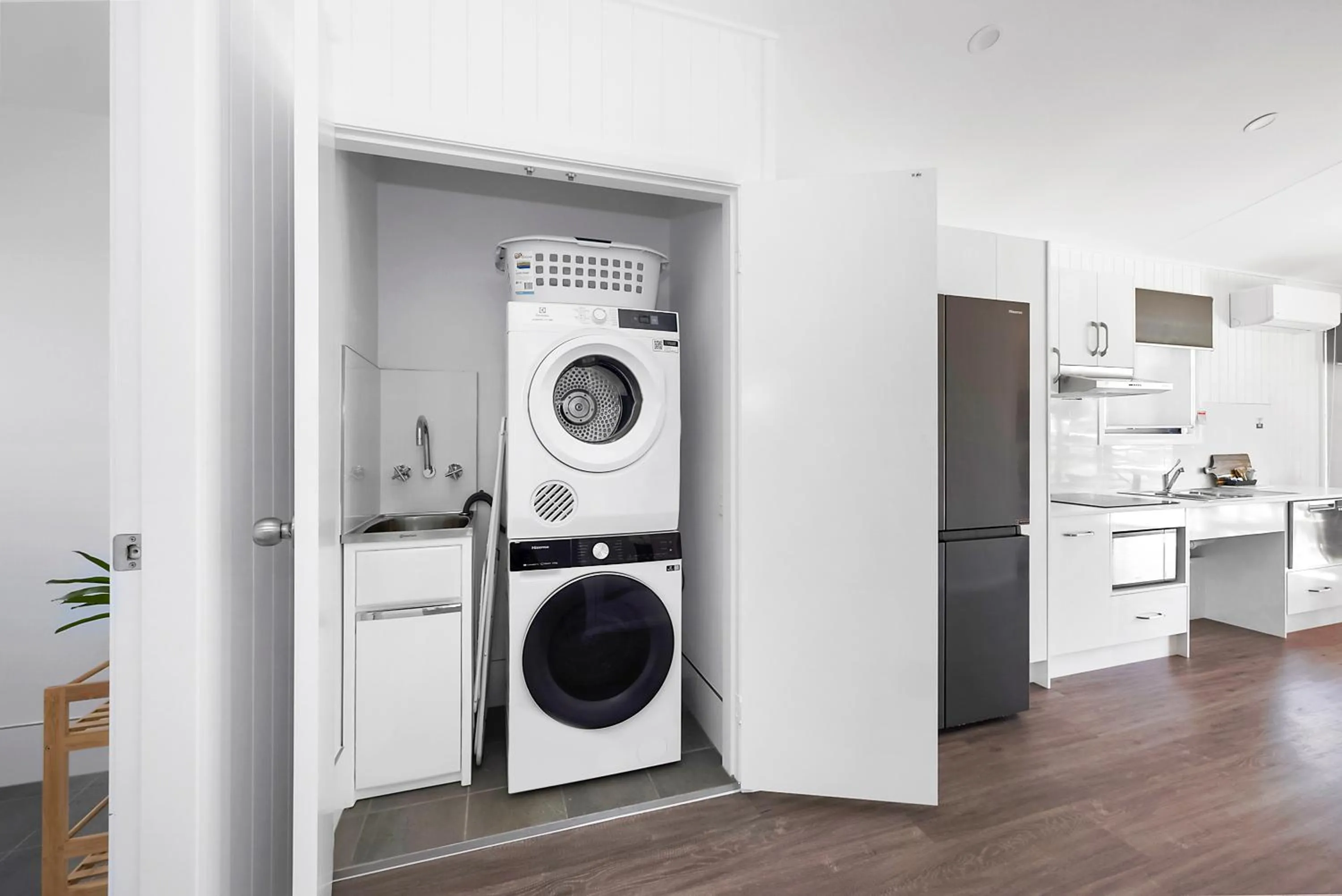 washing machine in Reflections Forster Beach - Holiday Park