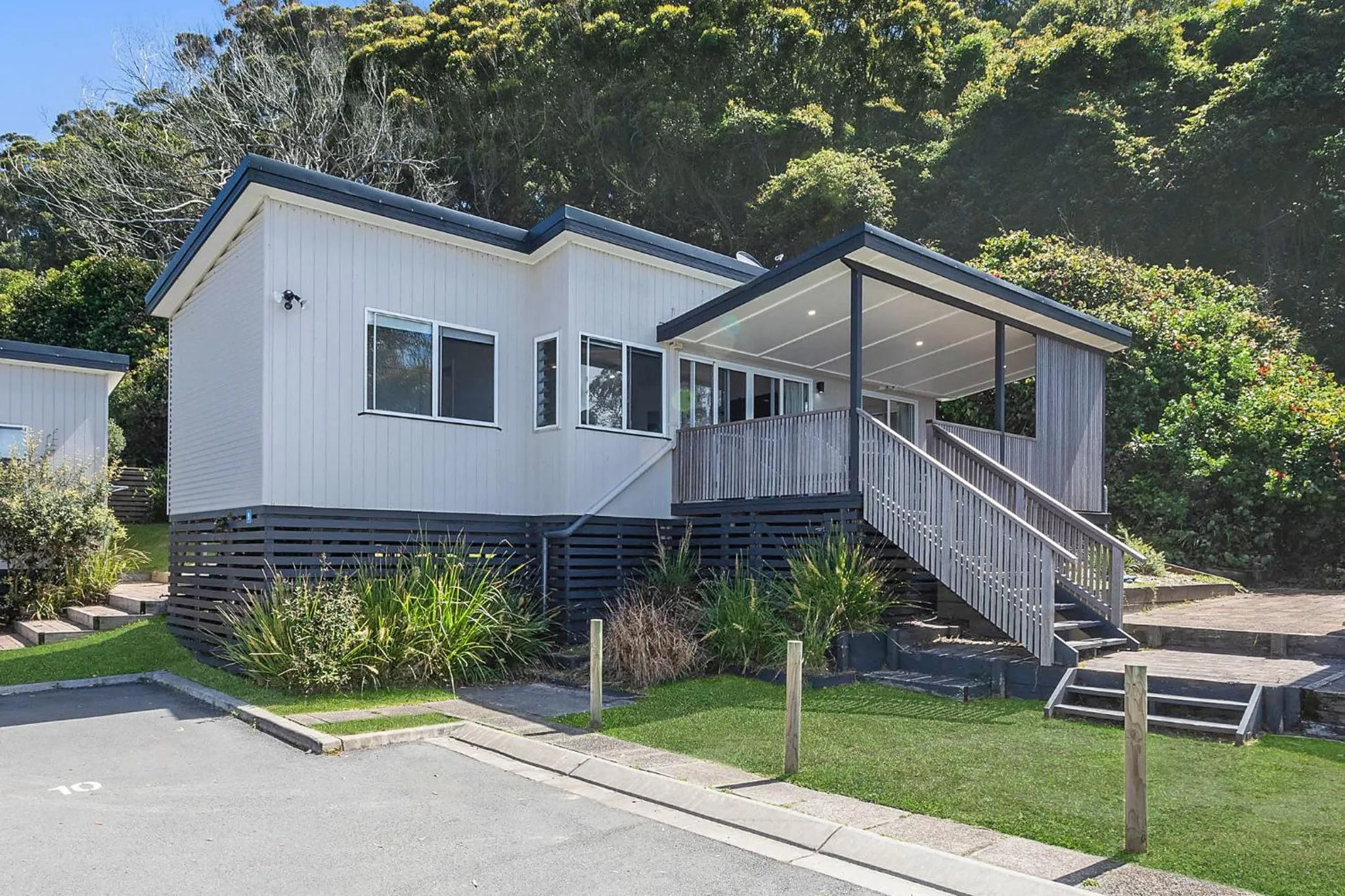 Facade/entrance in Reflections Seal Rocks - Holiday Park