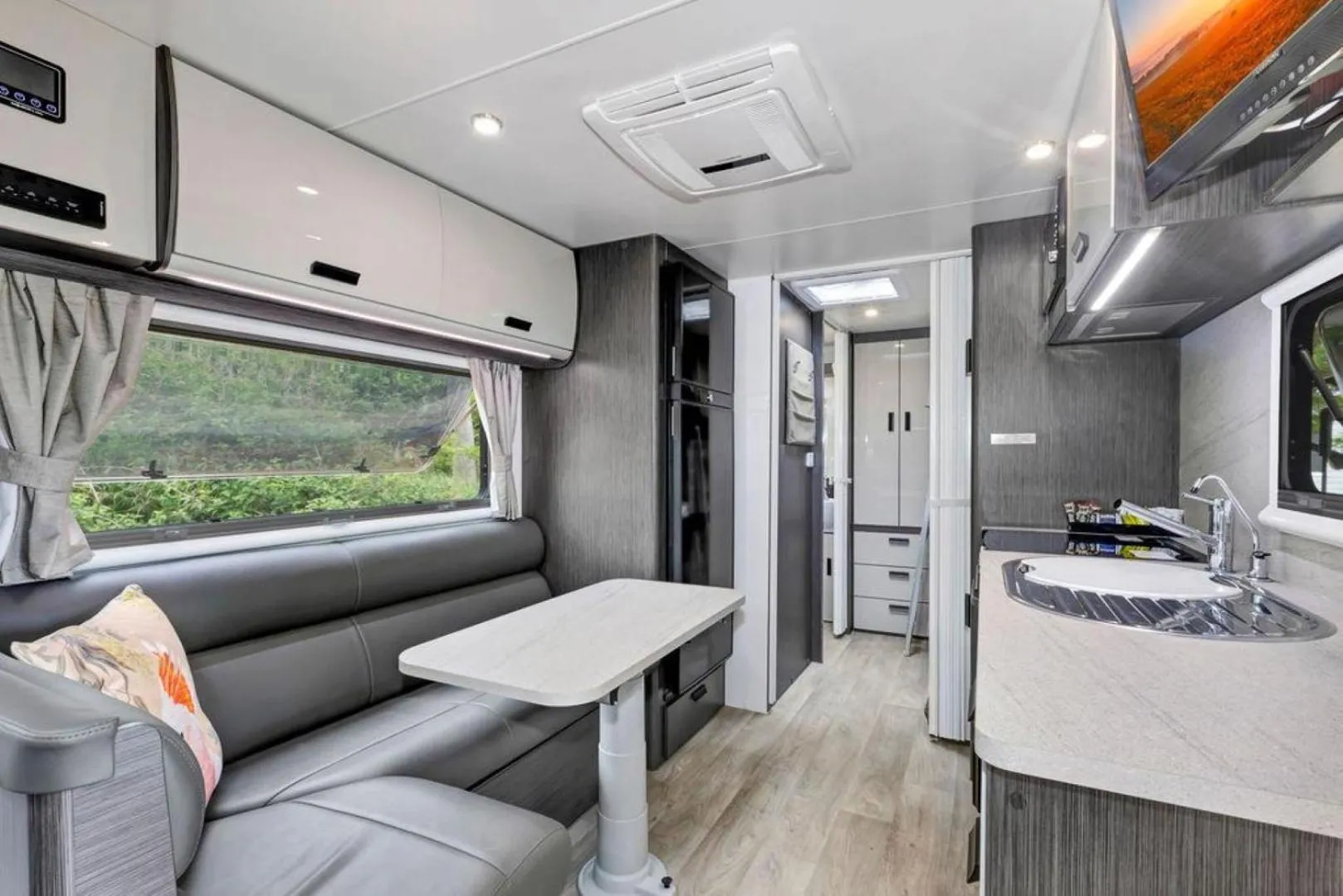 Kitchen or kitchenette in Reflections Seal Rocks - Holiday Park