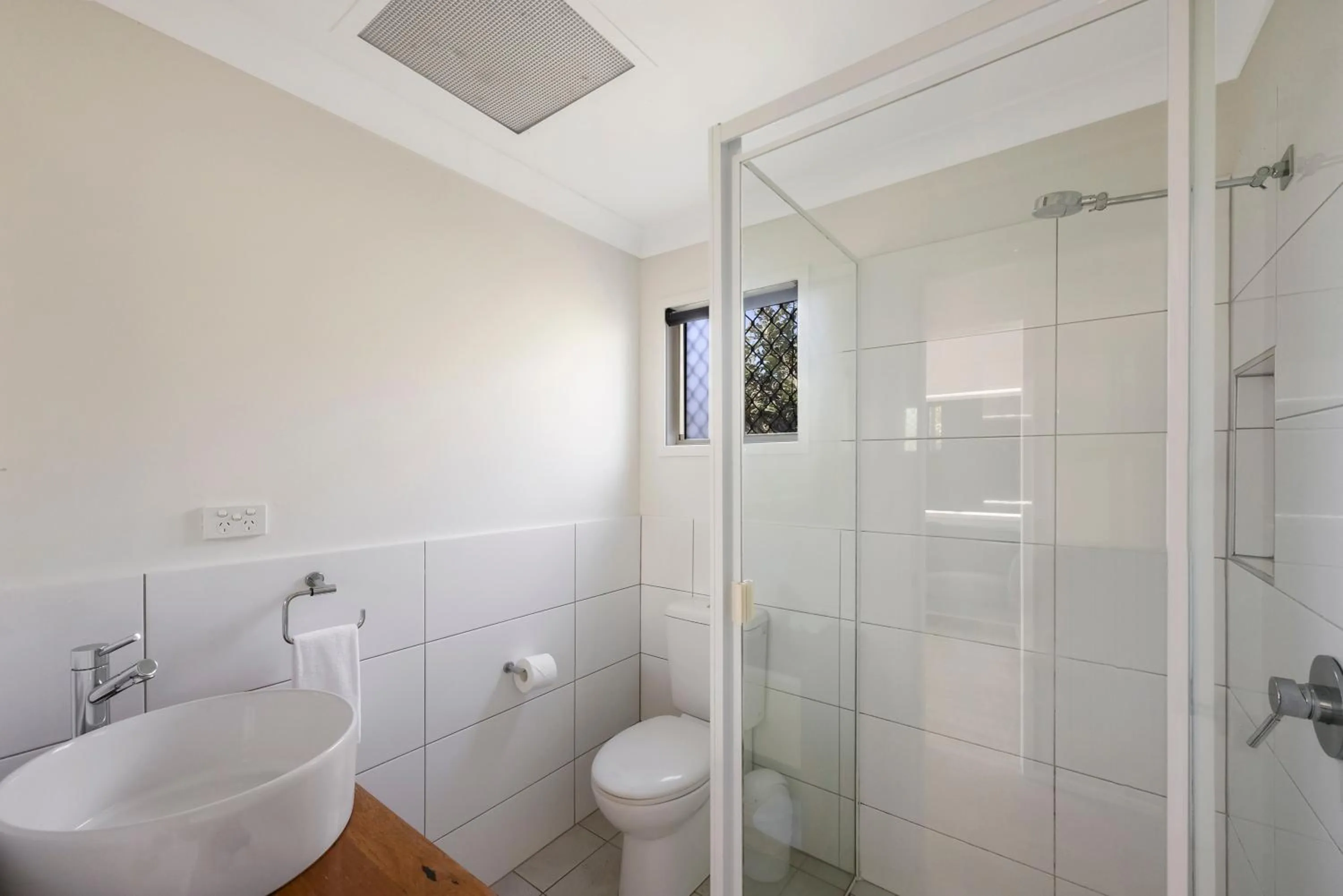 Bathroom in Reflections Seal Rocks - Holiday Park