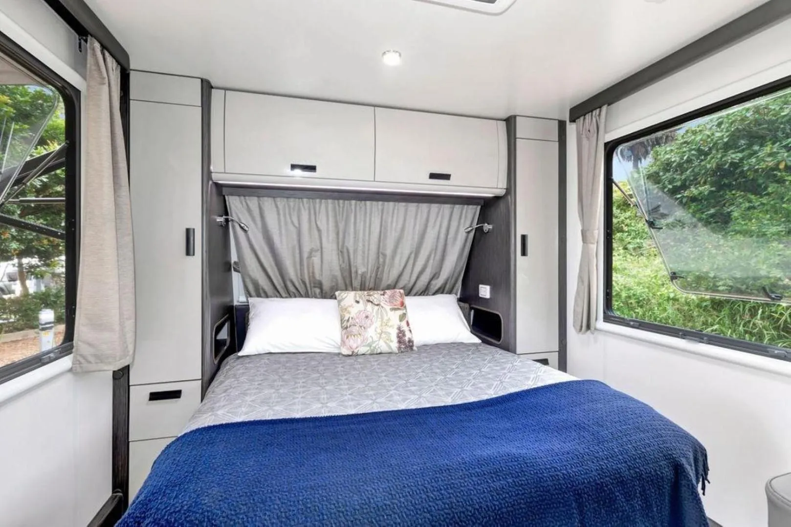 Bed in Reflections Seal Rocks - Holiday Park