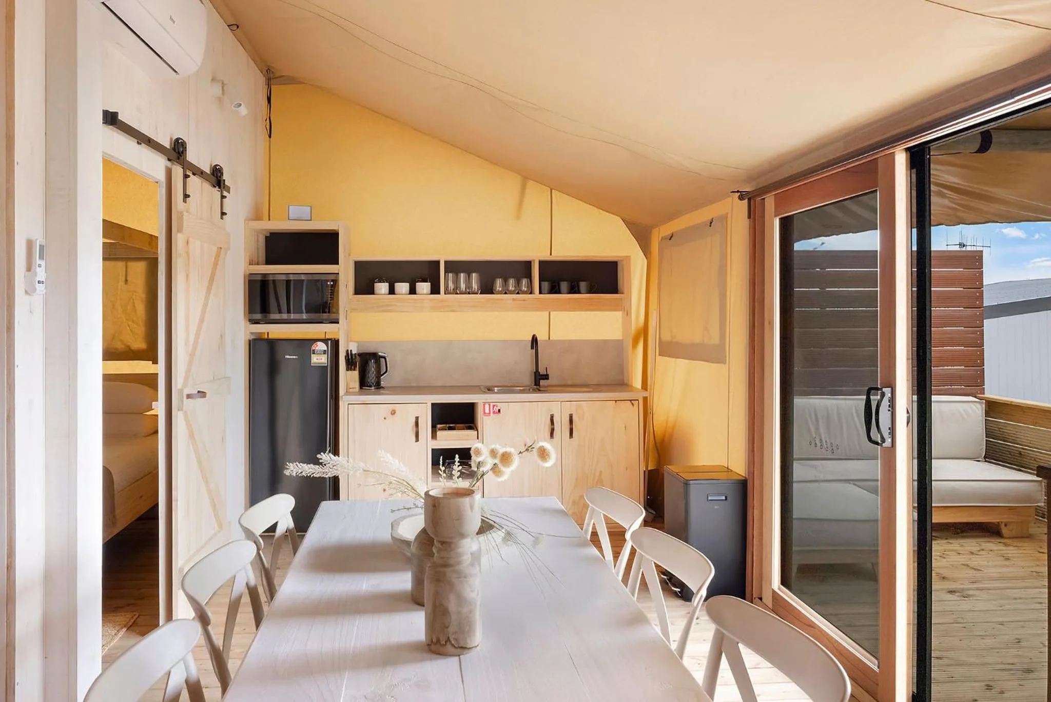 Dining area in Reflections Seal Rocks - Holiday Park