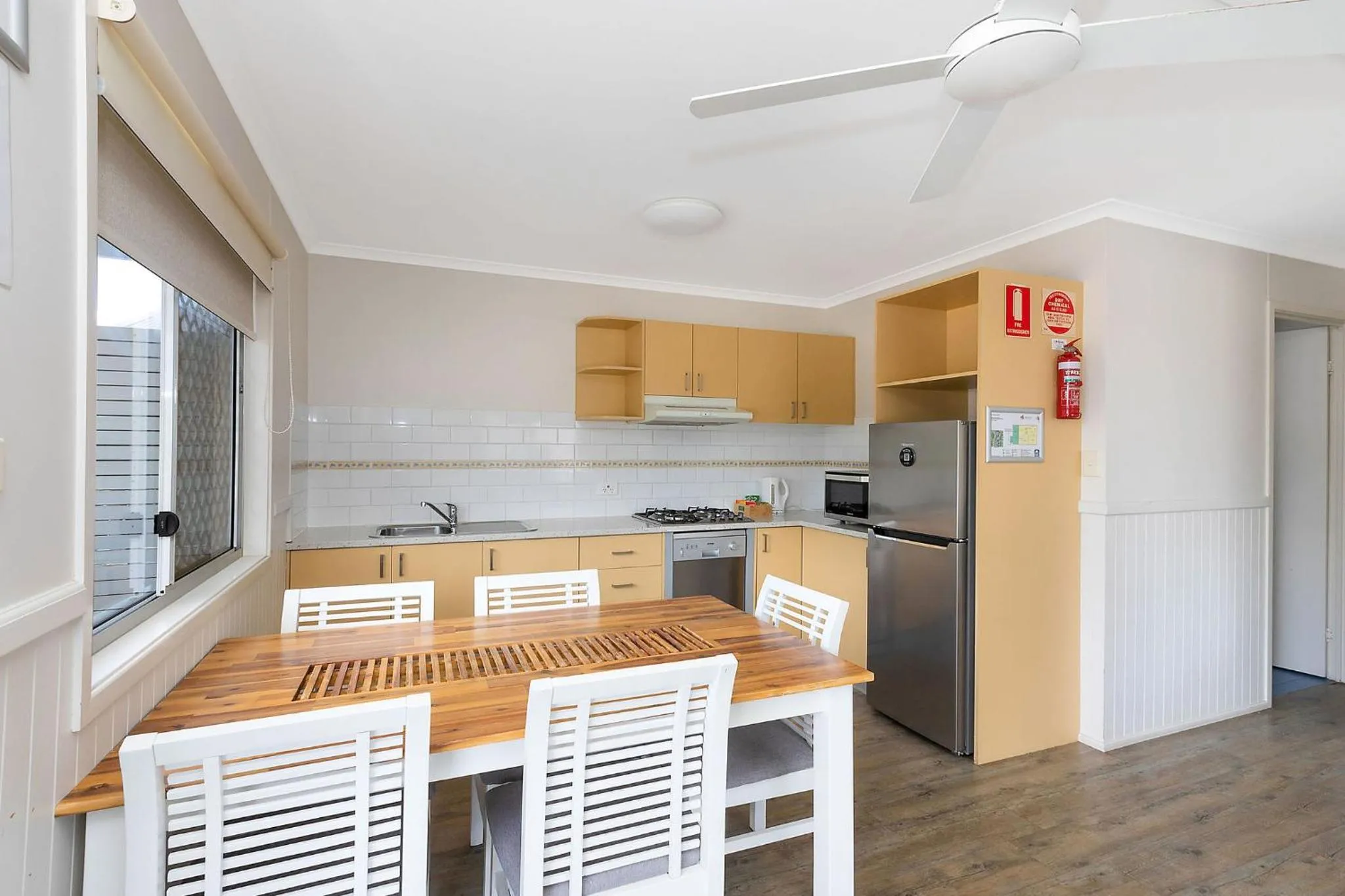 Dining area in Reflections Hawks Nest - Holiday Park
