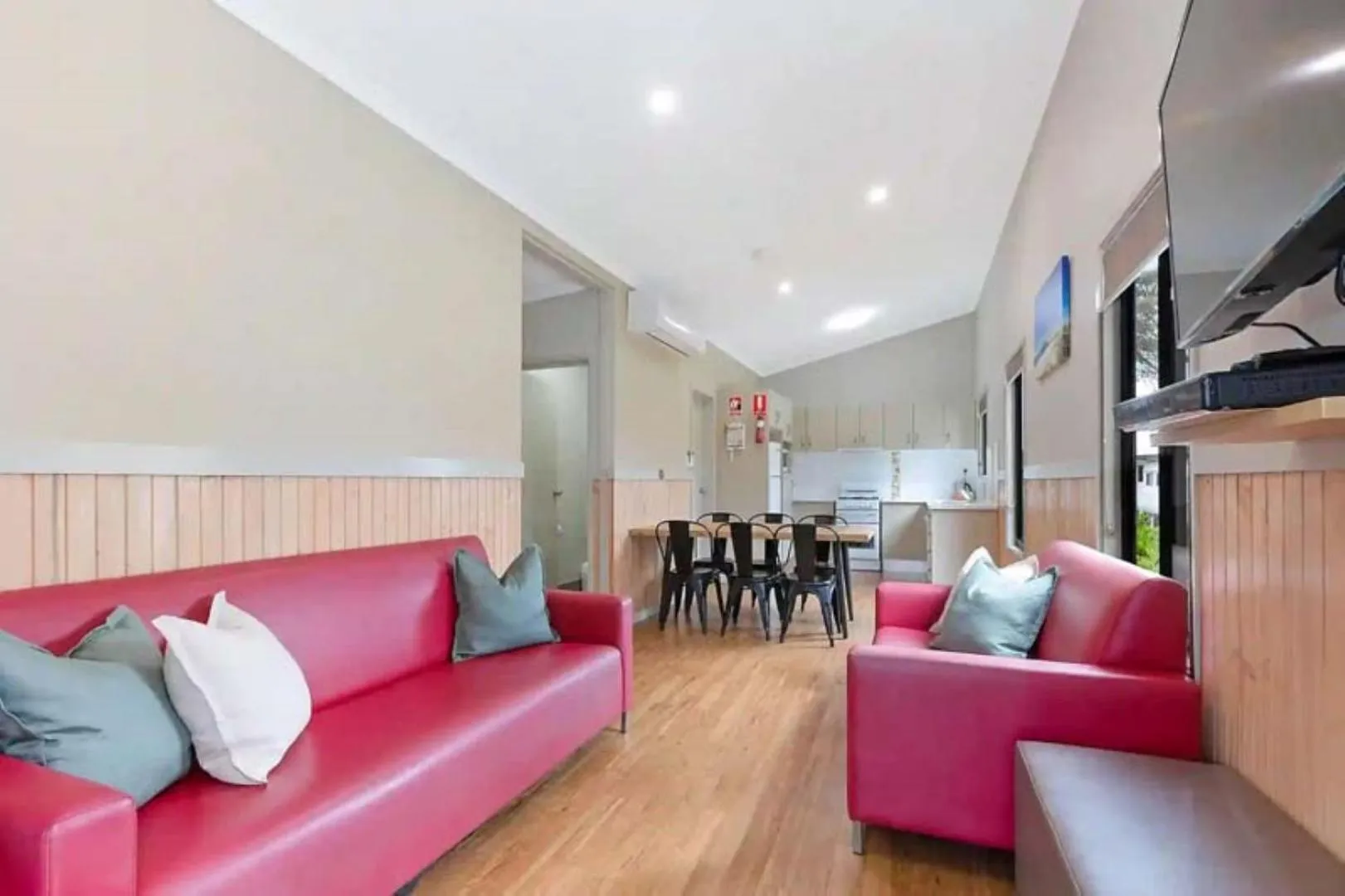 TV and multimedia in Reflections Hawks Nest - Holiday Park