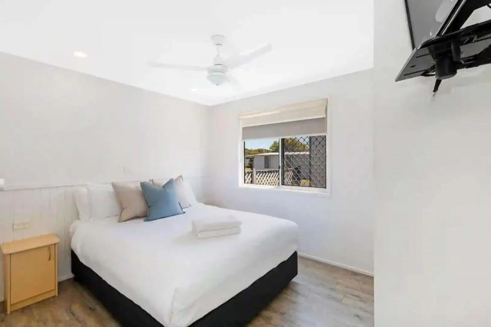 Bed in Reflections Hawks Nest - Holiday Park