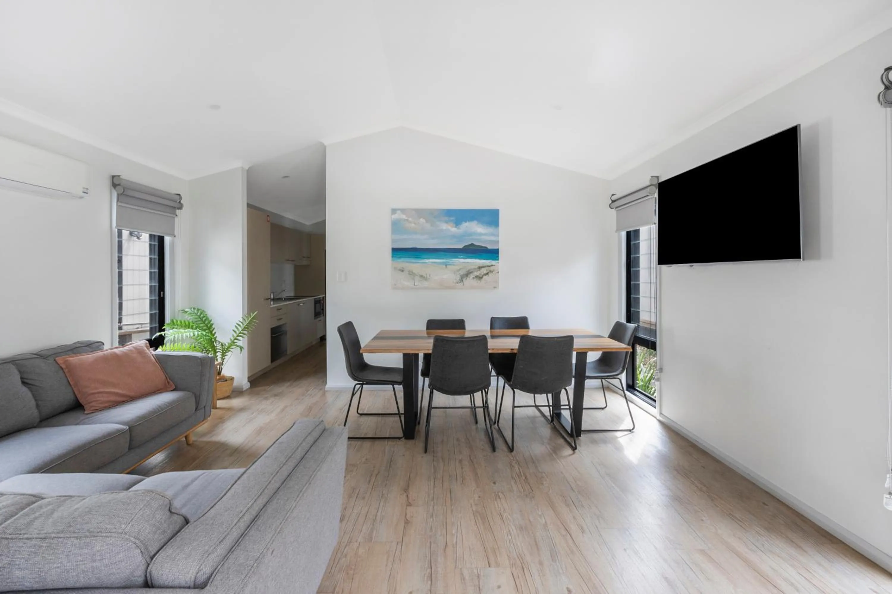 TV and multimedia in Reflections Jimmys Beach - Holiday Park