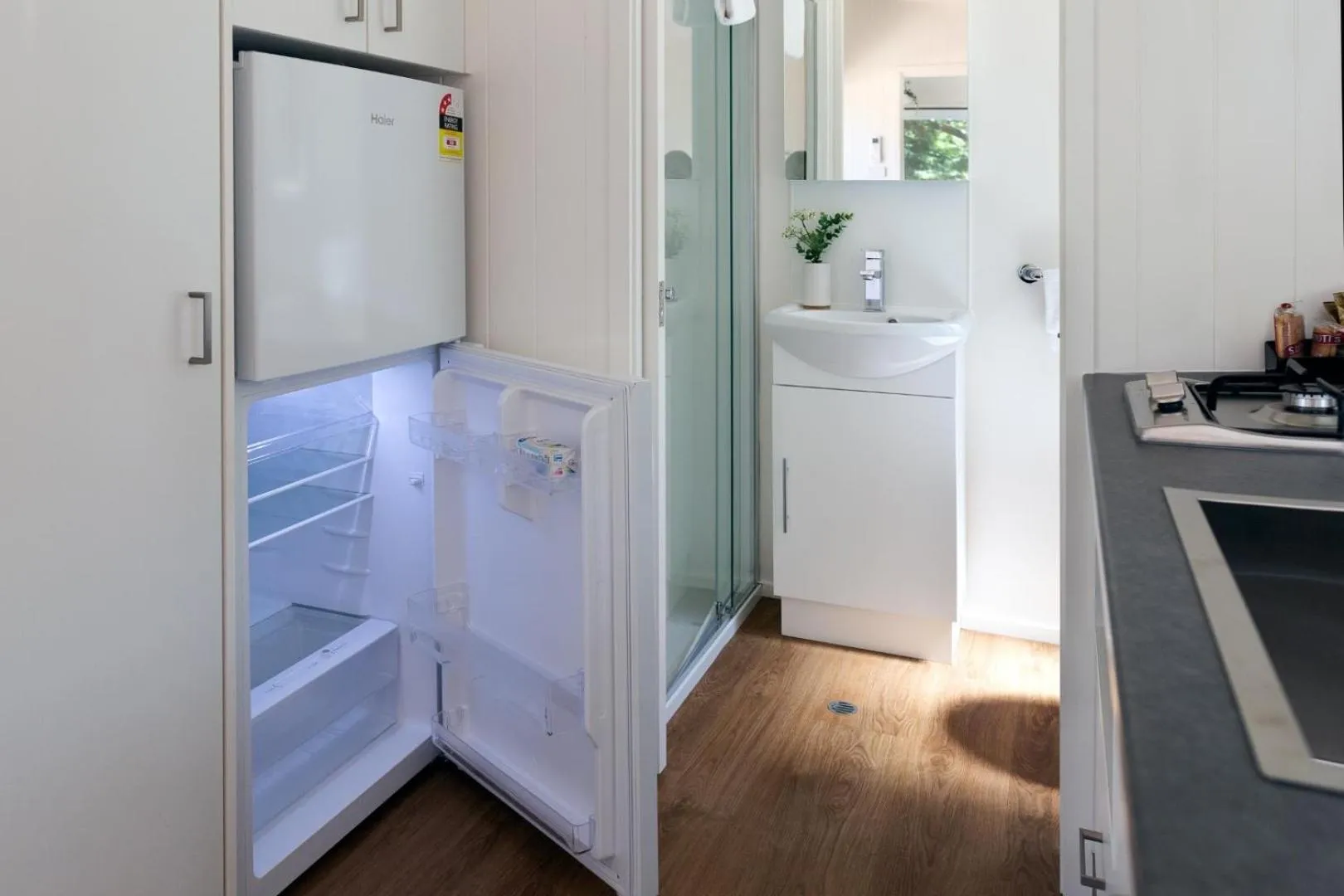 Kitchen or kitchenette in Reflections Jimmys Beach - Holiday Park