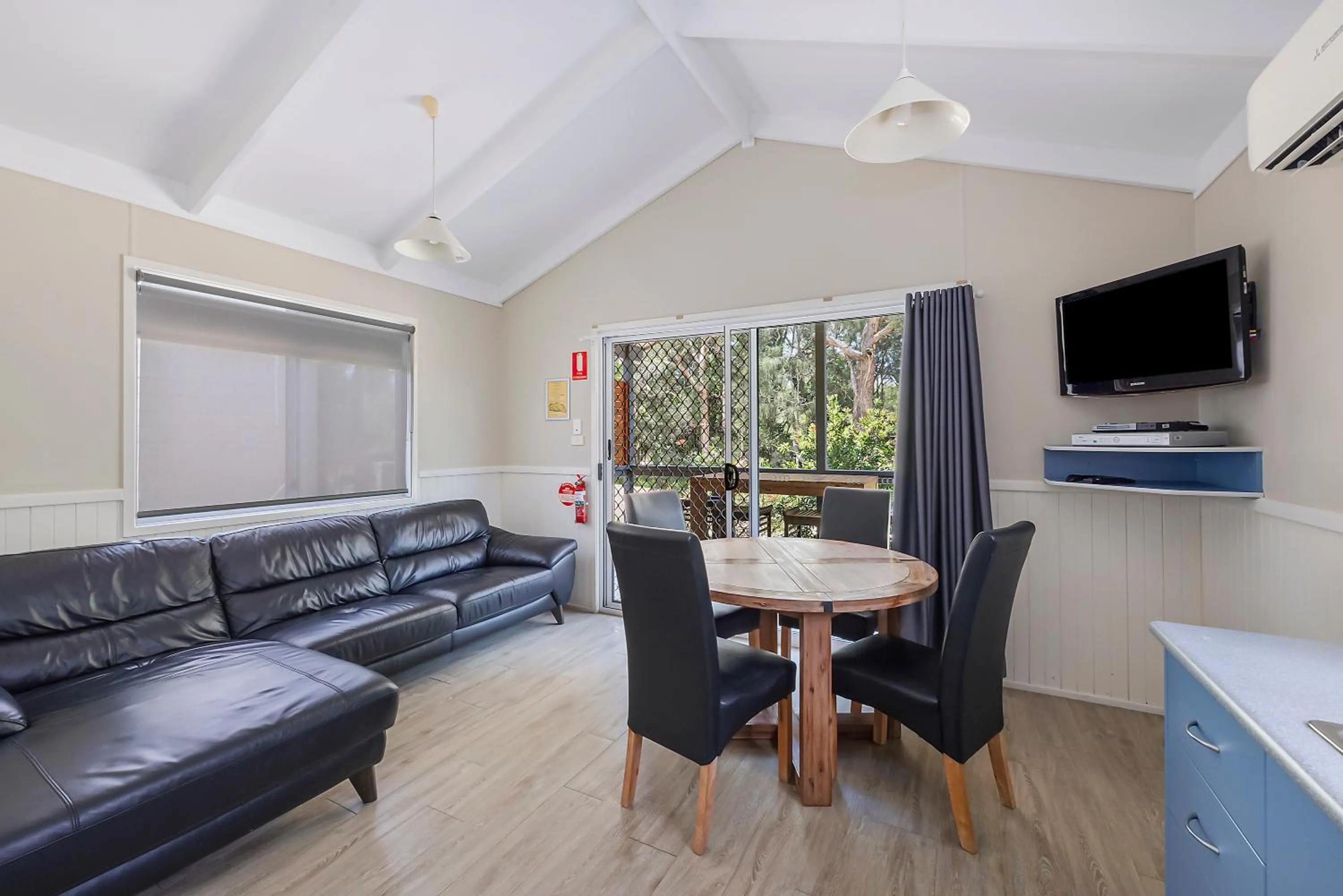 Seating area in Reflections Jimmys Beach - Holiday Park