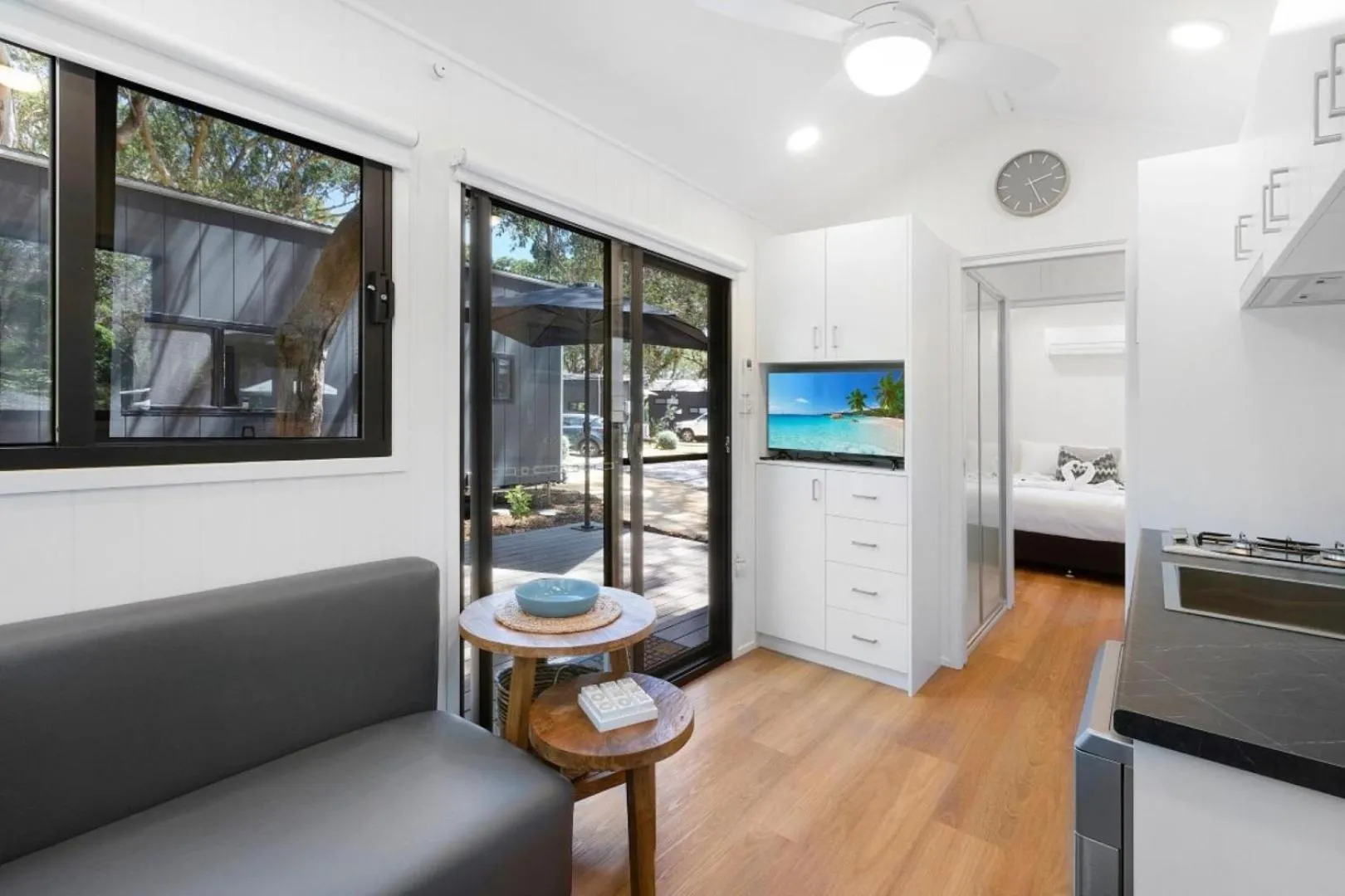 Living room in Reflections Jimmys Beach - Holiday Park