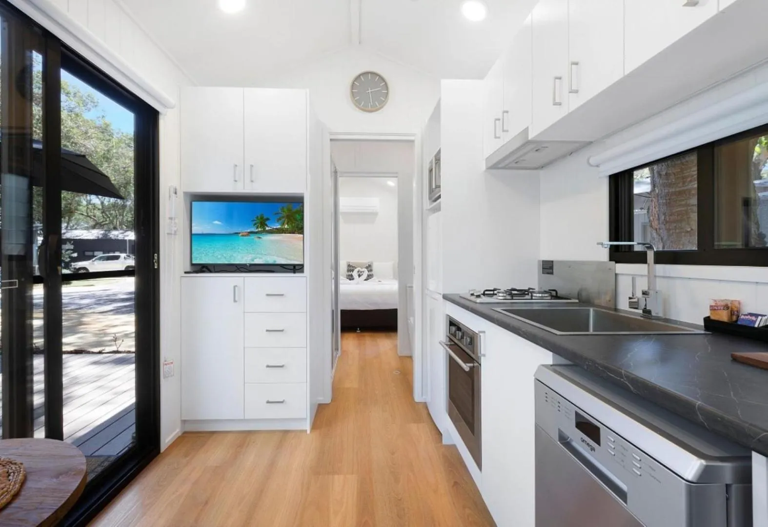 TV and multimedia in Reflections Jimmys Beach - Holiday Park