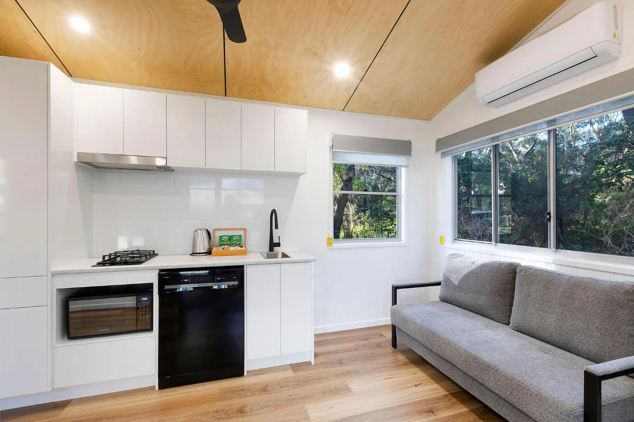 Seating area in Reflections Jimmys Beach - Holiday Park