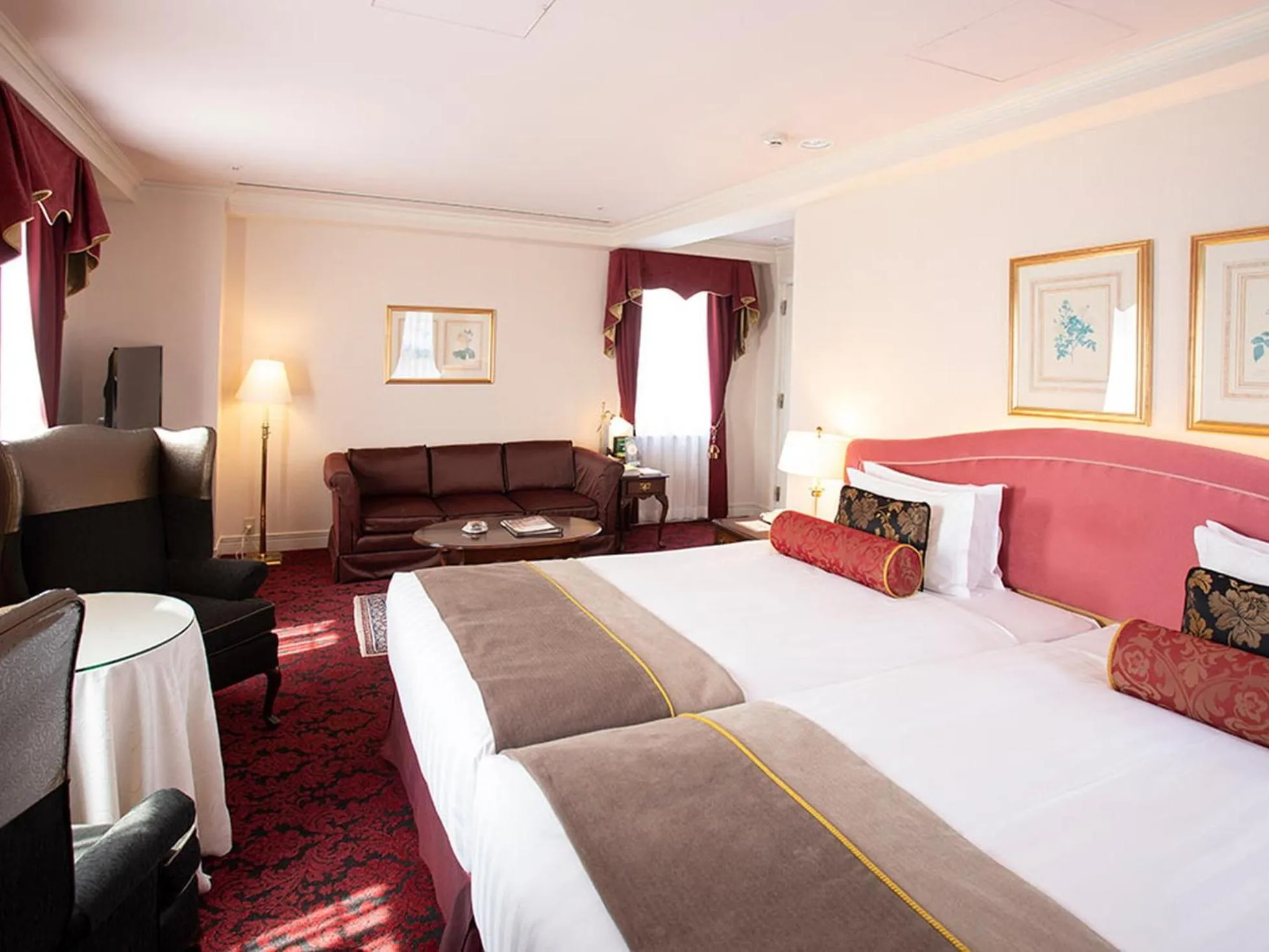 Bed in Kobe Kitano Hotel