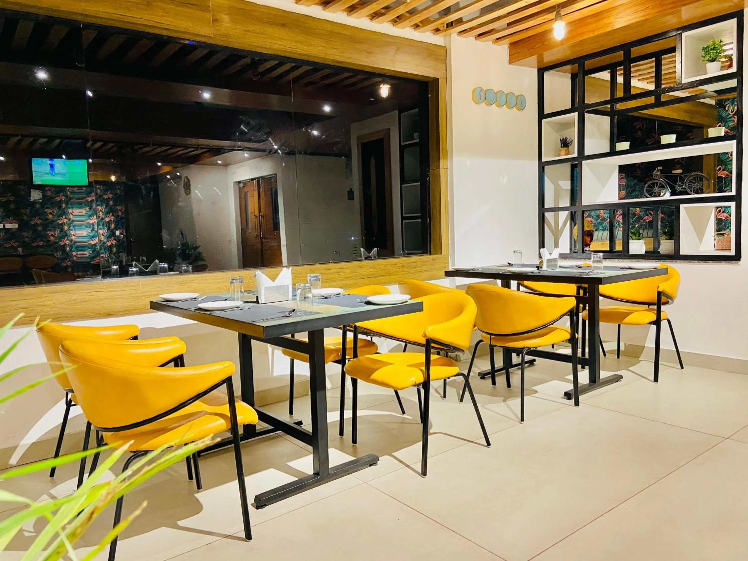 Restaurant/places to eat in The Eleganza