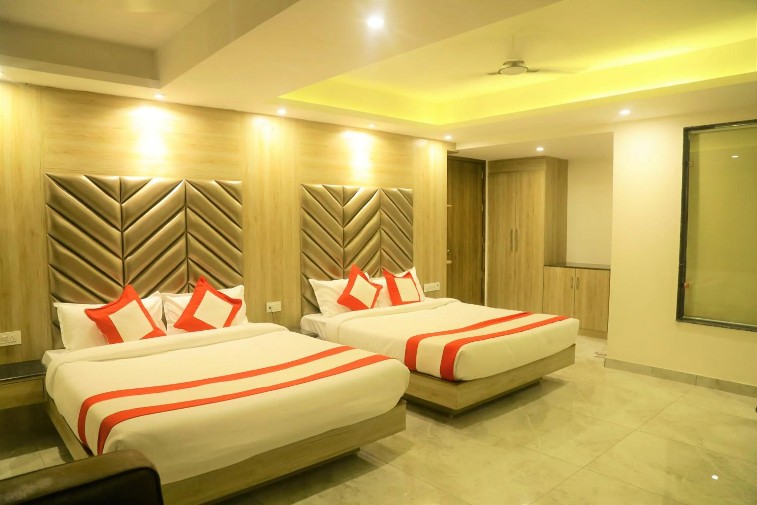 Photo of the whole room, Bed in The Eleganza