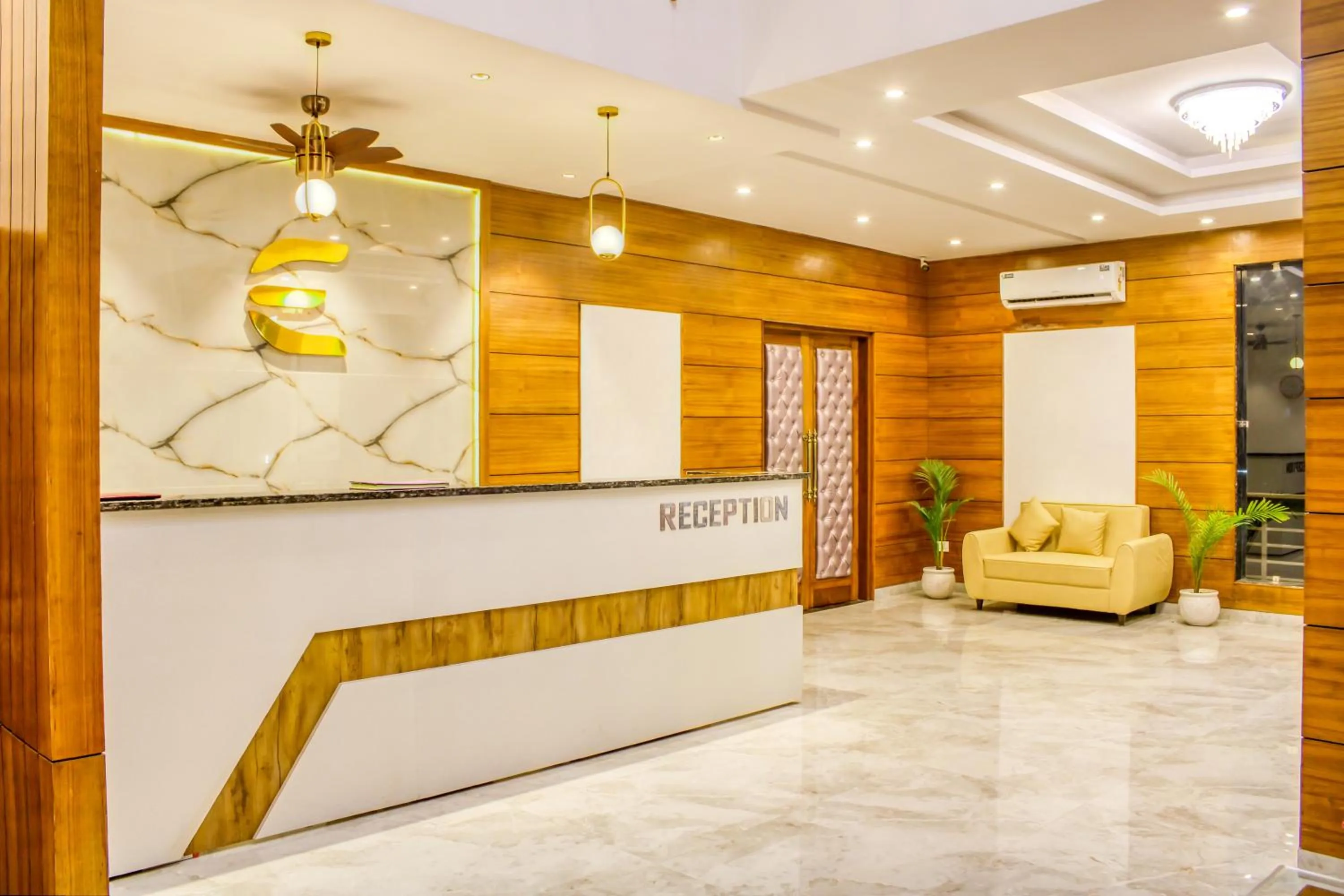 Lobby or reception in The Eleganza