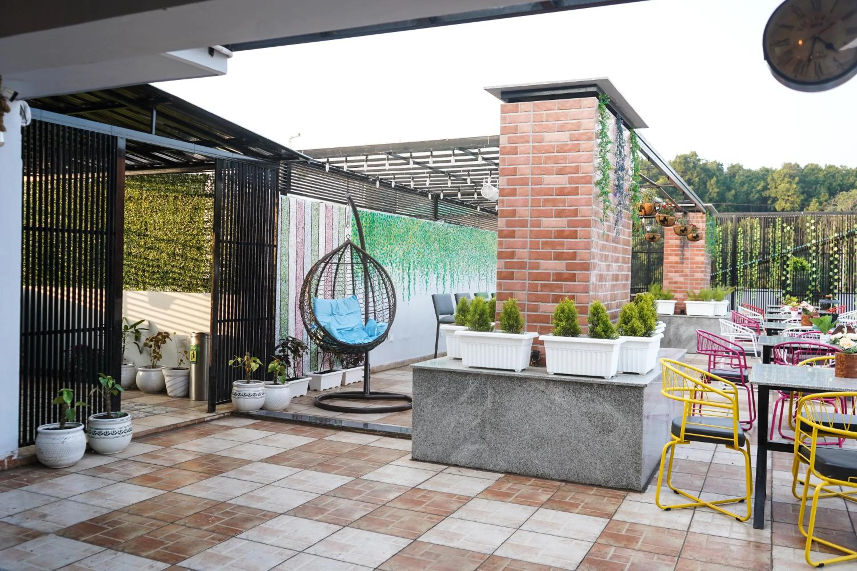 Restaurant/places to eat in The Eleganza