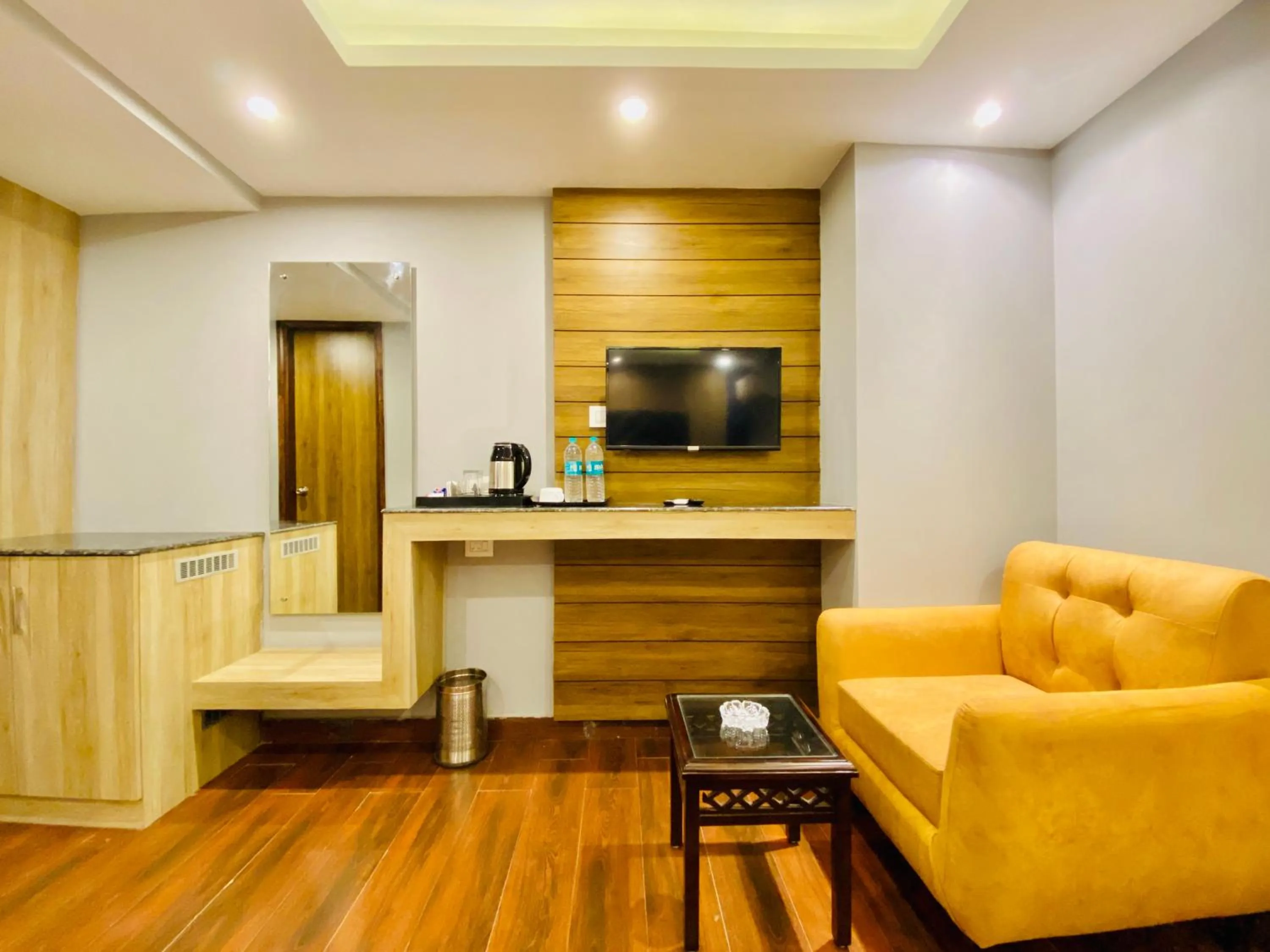 Communal lounge/ TV room in The Eleganza