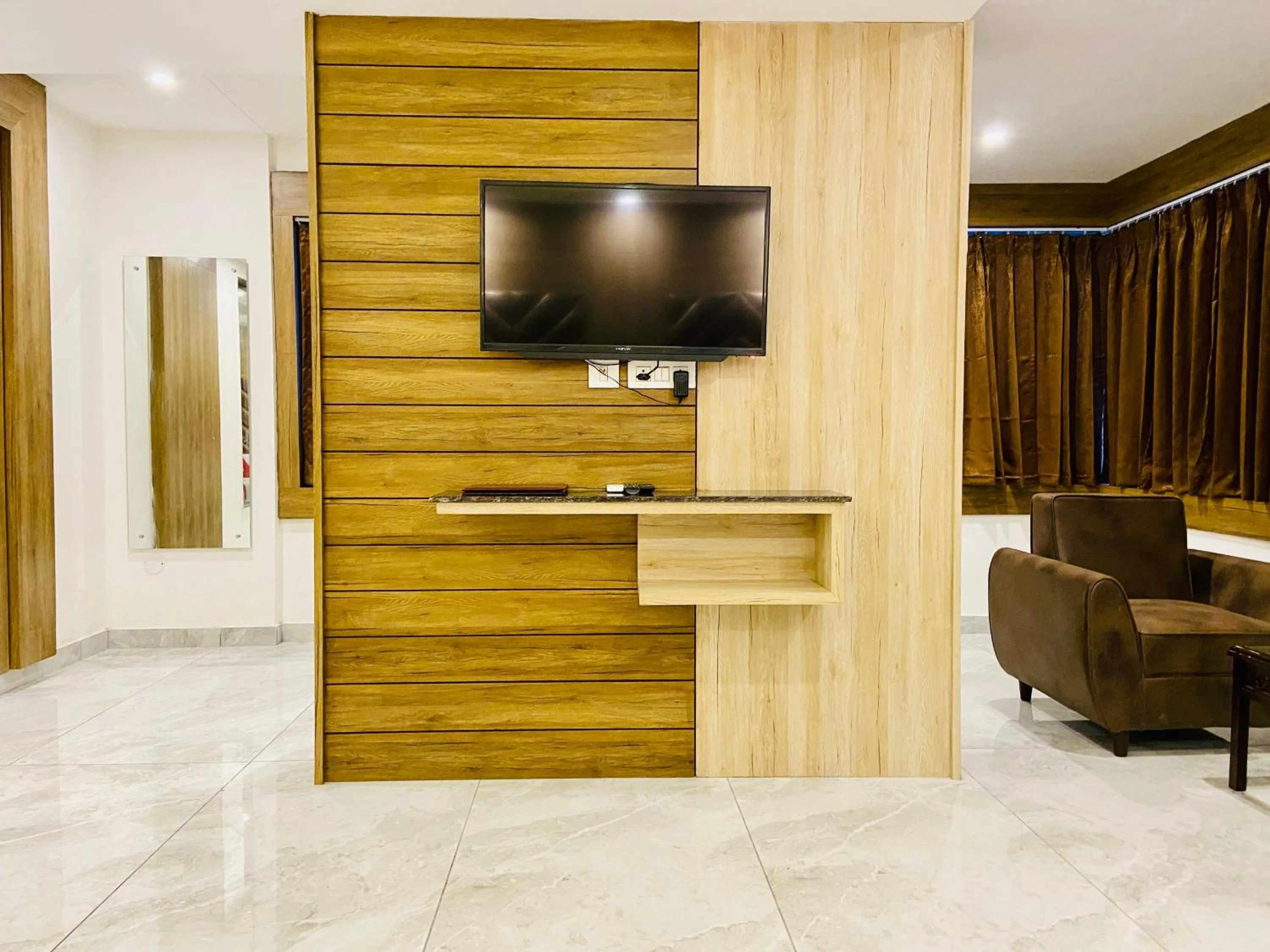 TV and multimedia in The Eleganza