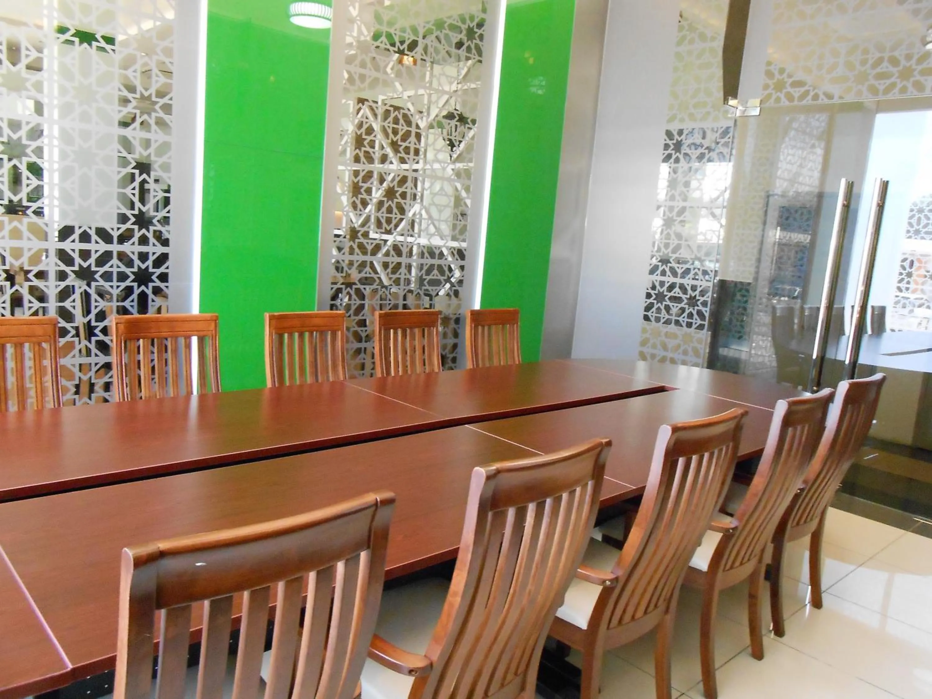 Banquet/Function facilities in HIG Hotel