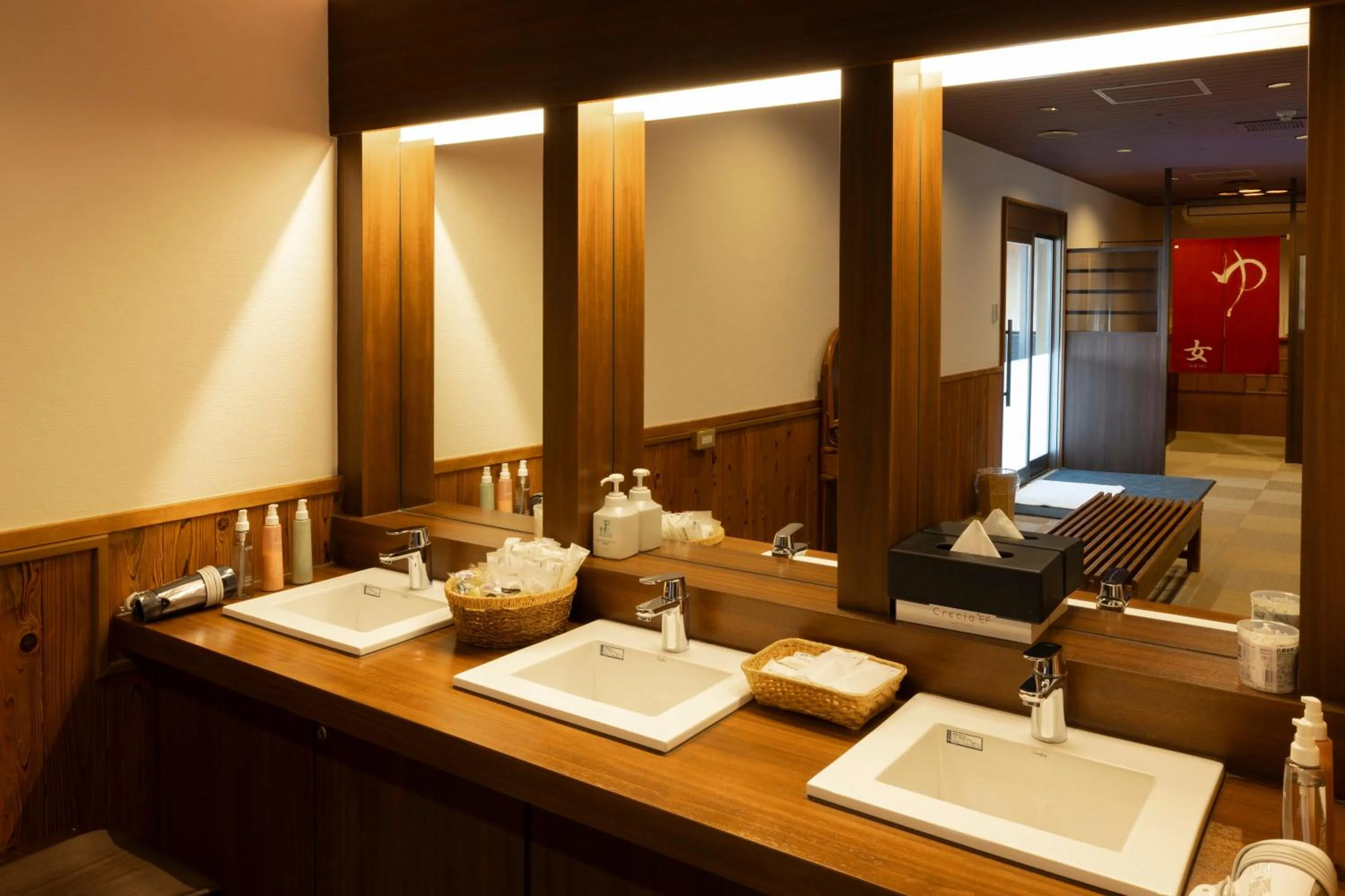 Hot Spring Bath in Ijika Daiichi Hotel Kagura