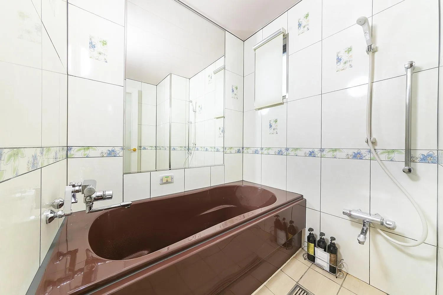 Bathroom in Hotel TO