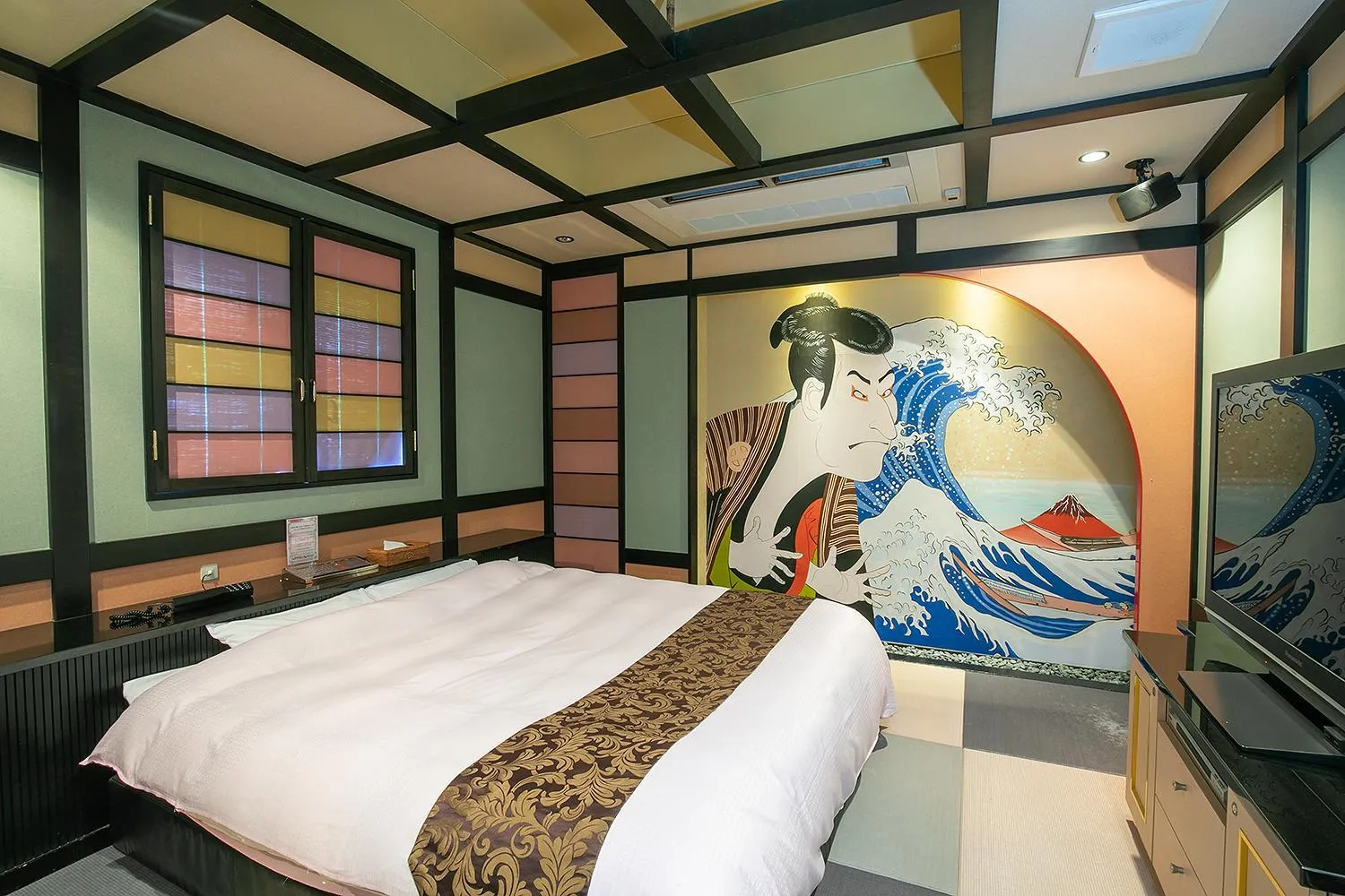 Photo of the whole room, Bed in Hotel TO