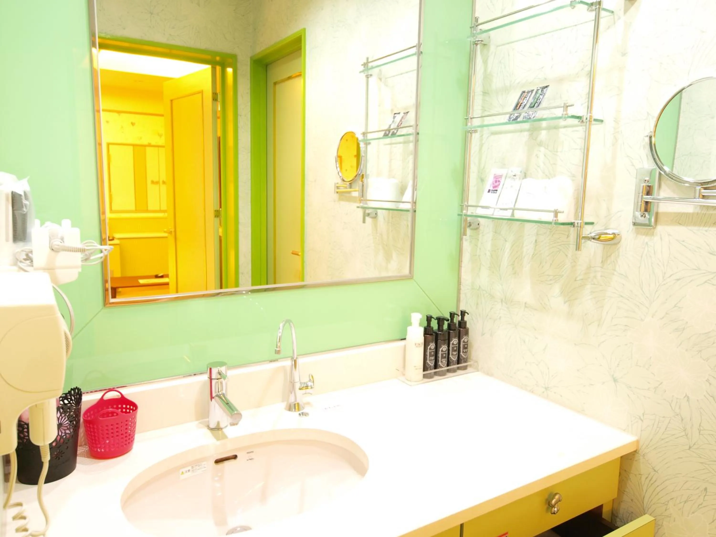 Bathroom in Hotel TO