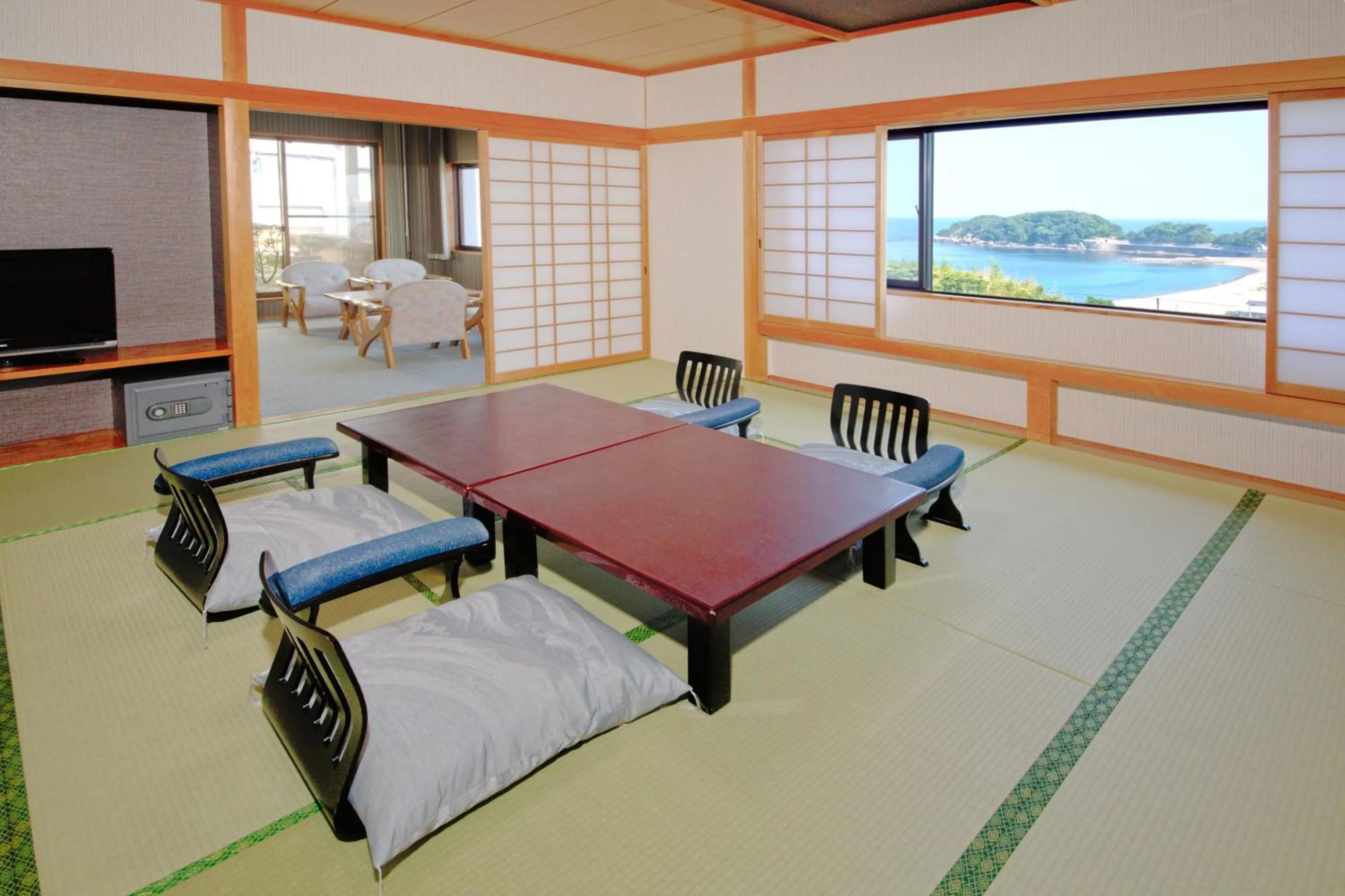 Photo of the whole room in Resort Hills Toyohama Soranokaze